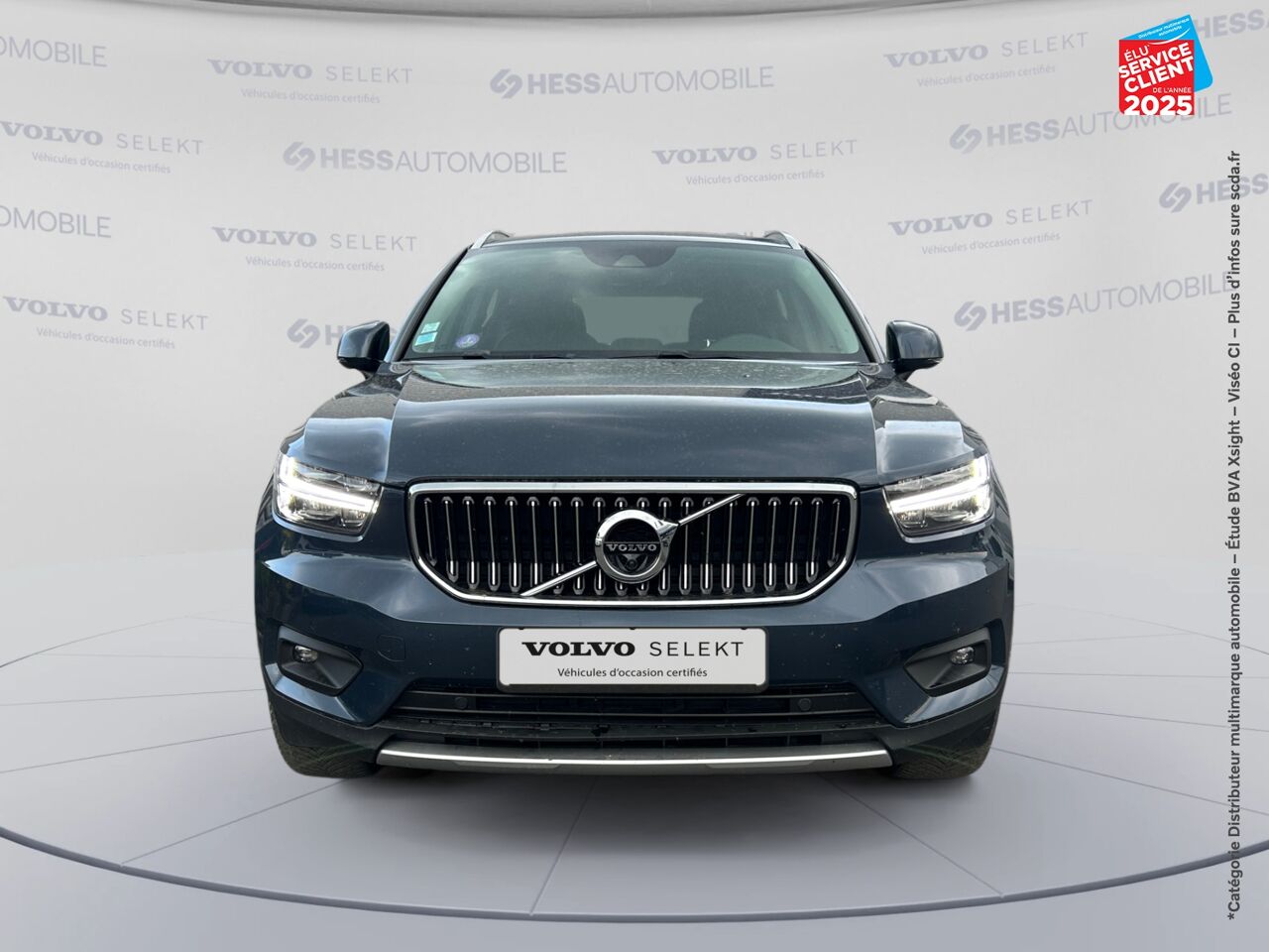 Véhicule d'occasion VOLVO XC40 T4 RECHARGE 129 + 82CH INSCRIPTION LUXE DCT 7 TOUVRANT SIEGES CHAUF/CUIR VOLANT CHAUF CAMERA CA chez Volvo Epernay