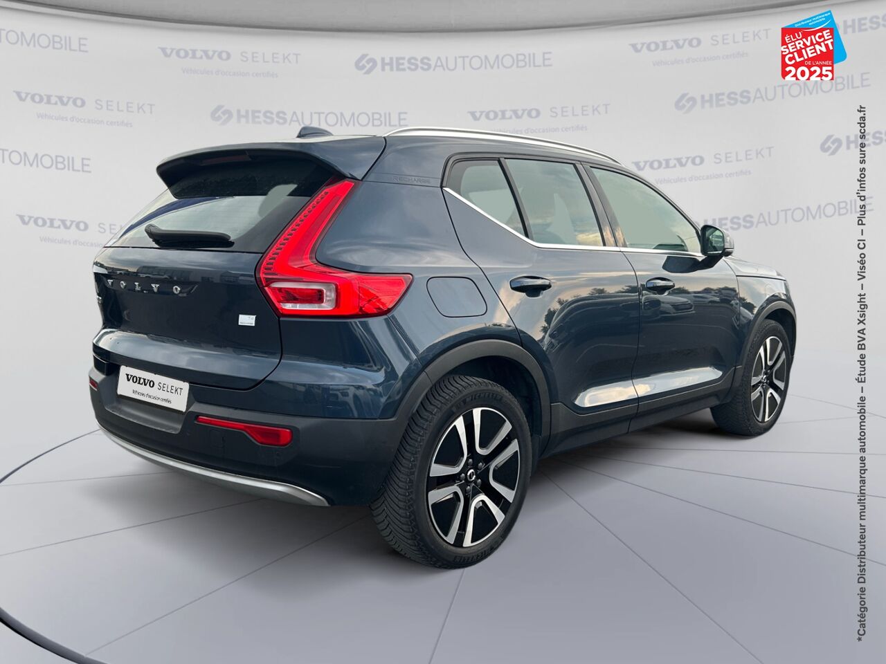 Véhicule d'occasion VOLVO XC40 T4 RECHARGE 129 + 82CH INSCRIPTION LUXE DCT 7 TOUVRANT SIEGES CHAUF/CUIR VOLANT CHAUF CAMERA CA chez Volvo Epernay