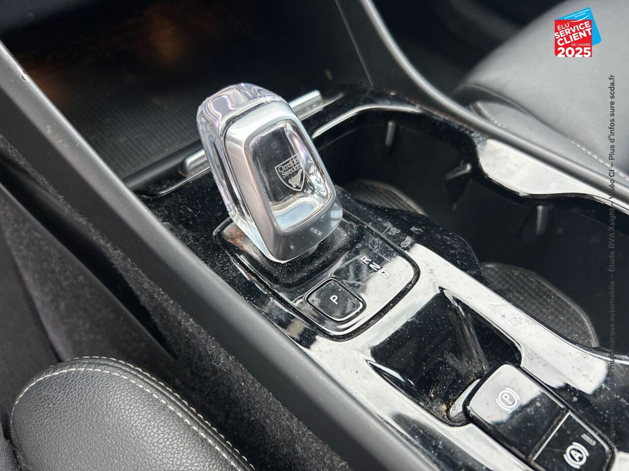 Véhicule d'occasion VOLVO XC40 T4 RECHARGE 129 + 82CH INSCRIPTION LUXE DCT 7 TOUVRANT SIEGES CHAUF/CUIR VOLANT CHAUF CAMERA CA chez Volvo Epernay