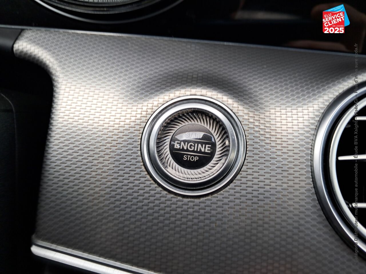 Véhicule d'occasion MERCEDES-BENZ CLASSE E 220 D 194CH FASCINATION 4MATIC 9G-TRONIC EURO6D-T chez Renault Saint-Louis