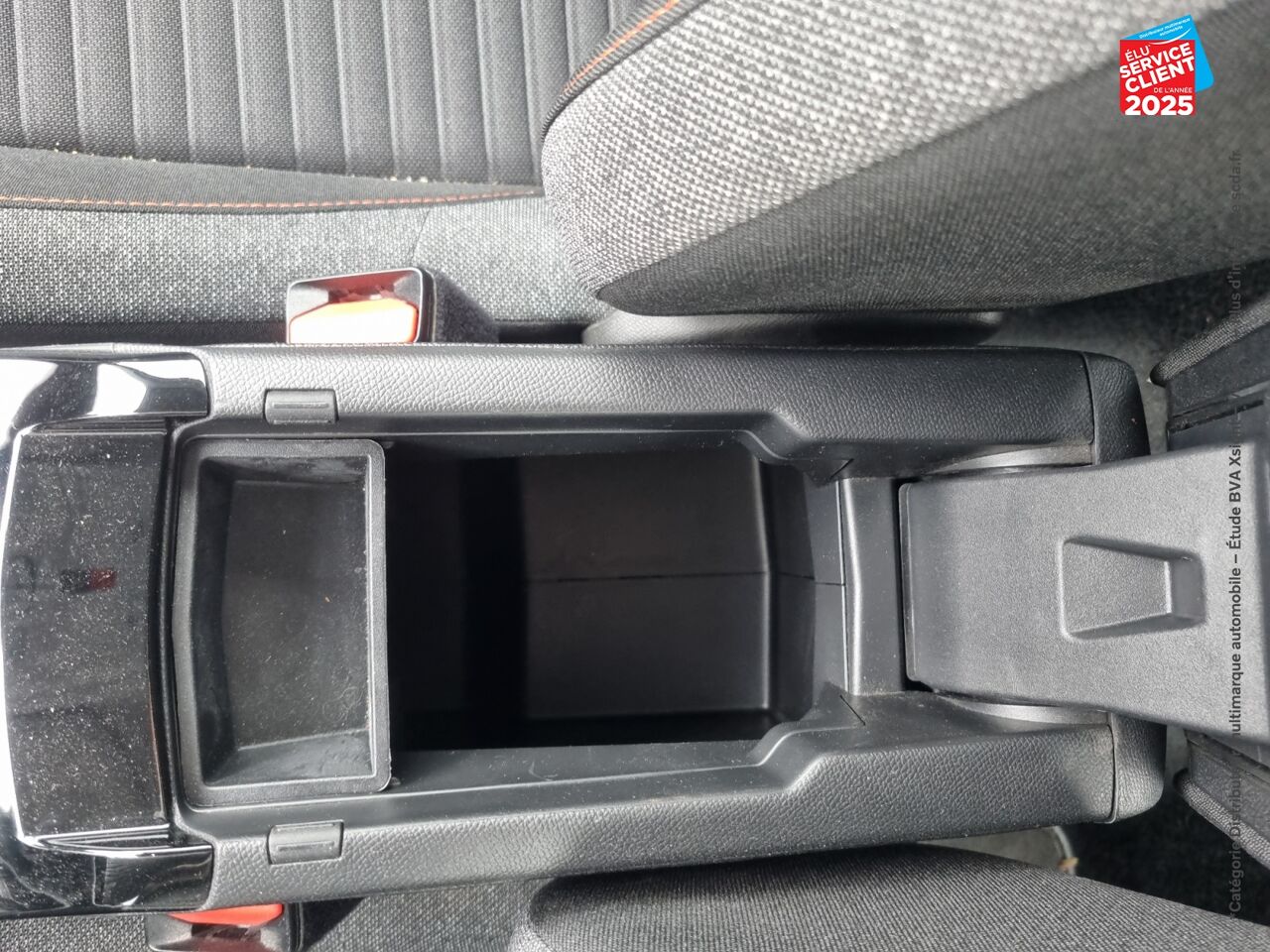 Véhicule d'occasion PEUGEOT 208 E-136CH ACTIVE chez Hyundai Epernay