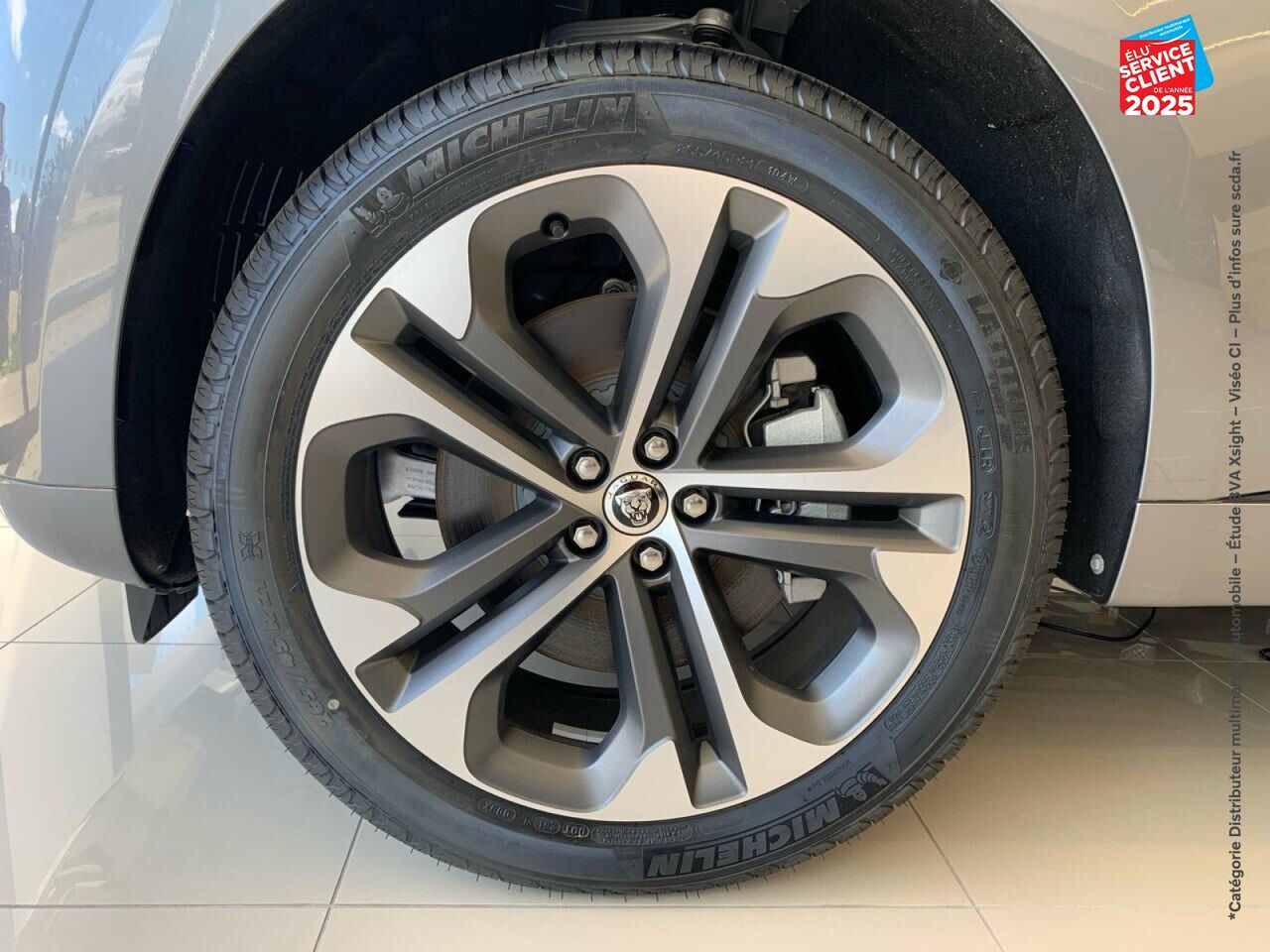 Véhicule d'occasion JAGUAR F-PACE P400E PLUG-IN-HYBRID R-DYNAMIC HSE BVA8 AWD chez Renault Colmar