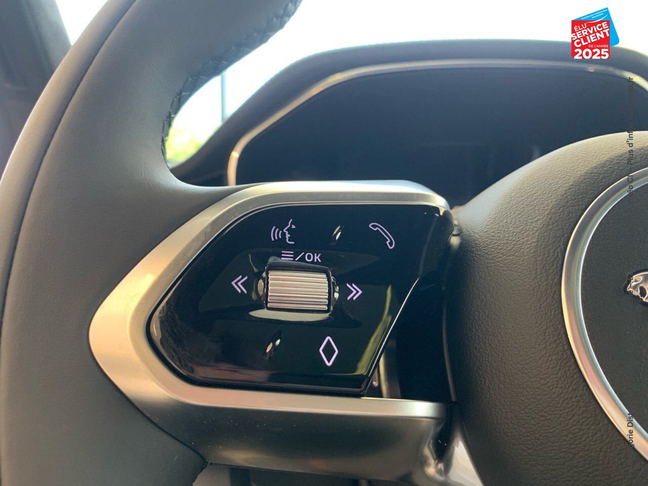 Véhicule d'occasion JAGUAR F-PACE P400E PLUG-IN-HYBRID R-DYNAMIC HSE BVA8 AWD chez Renault Colmar