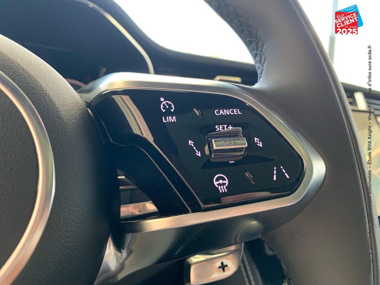 Véhicule d'occasion JAGUAR F-PACE P400E PLUG-IN-HYBRID R-DYNAMIC HSE BVA8 AWD chez Renault Colmar