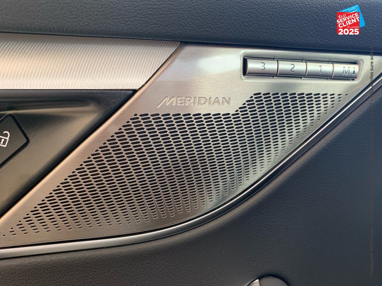 Véhicule d'occasion JAGUAR F-PACE P400E PLUG-IN-HYBRID R-DYNAMIC HSE BVA8 AWD chez Renault Colmar