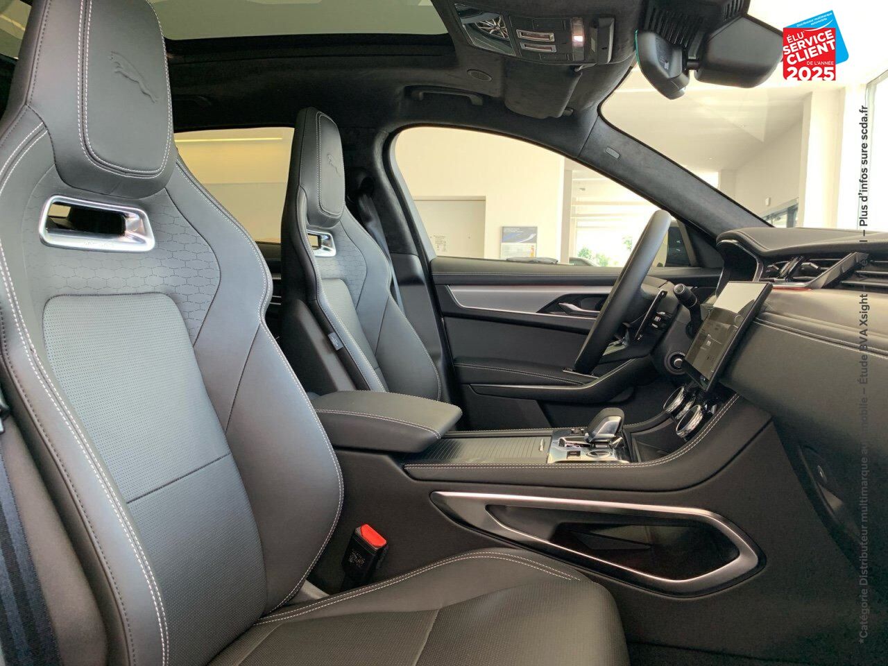 Véhicule d'occasion JAGUAR F-PACE P400E PLUG-IN-HYBRID R-DYNAMIC HSE BVA8 AWD chez Renault Colmar