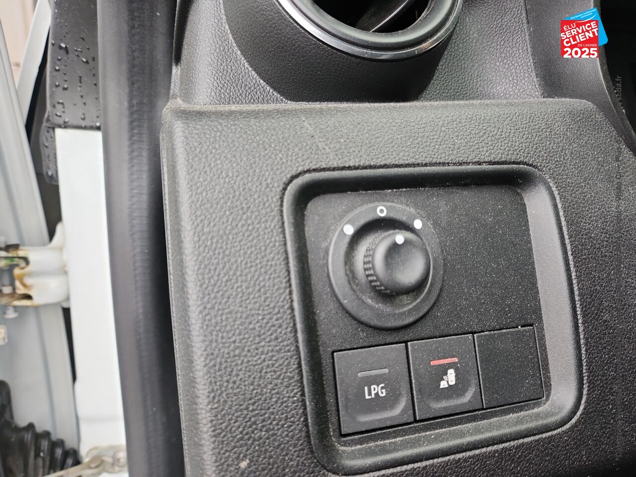 Véhicule d'occasion DACIA DUSTER 1.0 ECO-G 100CH PRESTIGE + 4X2 chez Hyundai Epernay