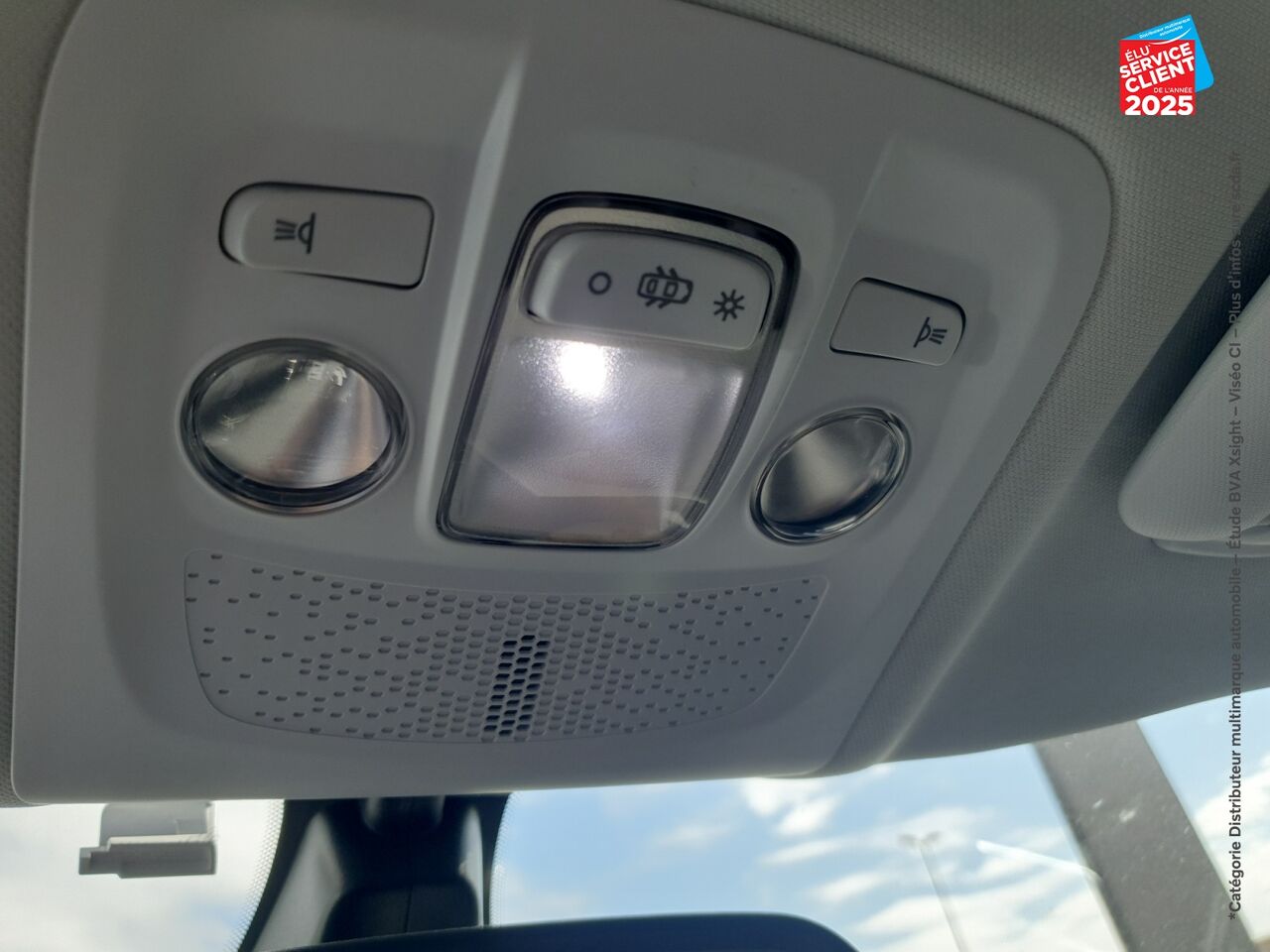 Véhicule d'occasion PEUGEOT 2008 1.2 PURETECH 110CH E6.C ALLURE SS EAT6 chez Renault Saint-Louis