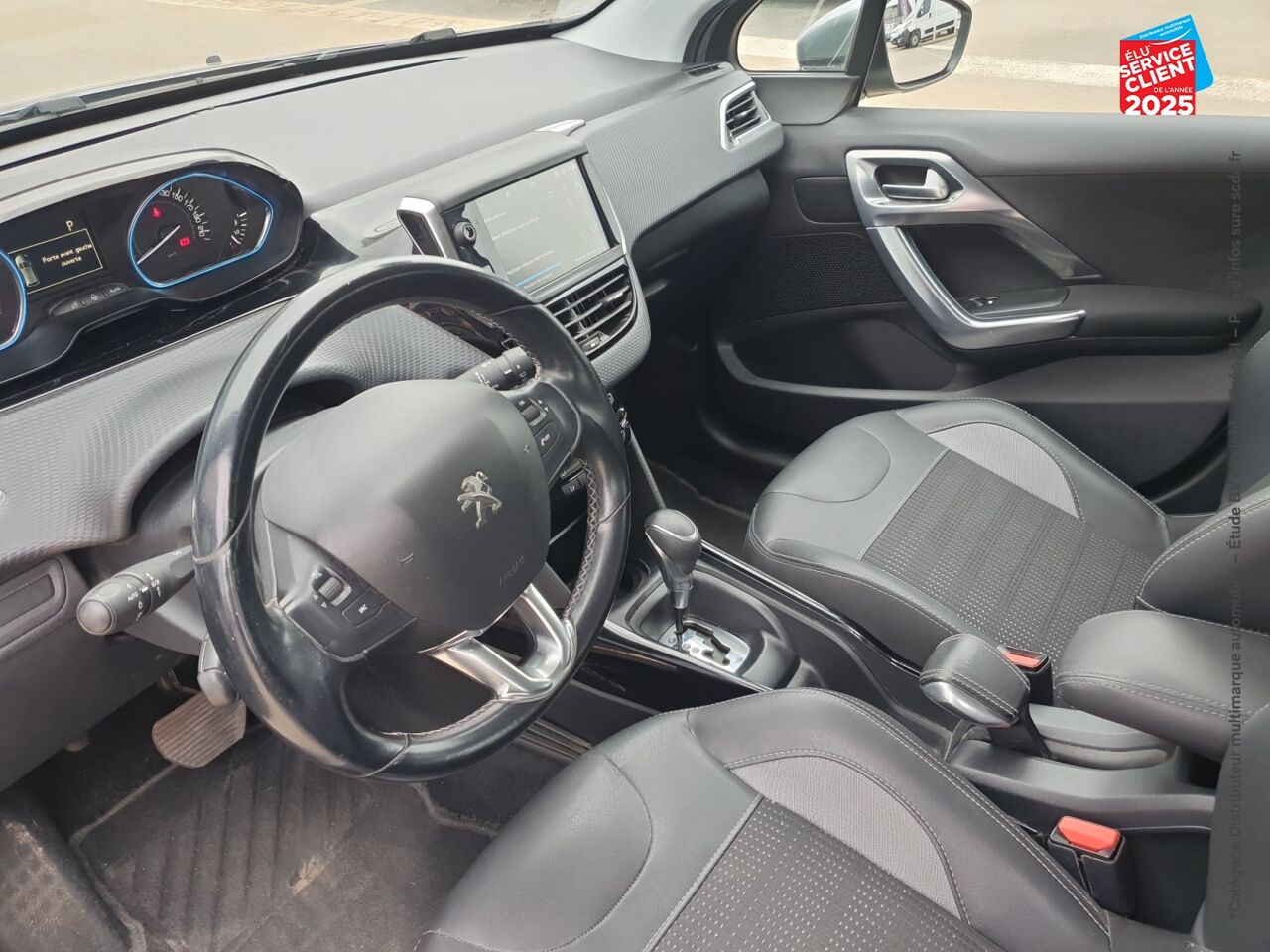 Véhicule d'occasion PEUGEOT 2008 1.2 PURETECH 110CH E6.C ALLURE SS EAT6 chez Renault Saint-Louis