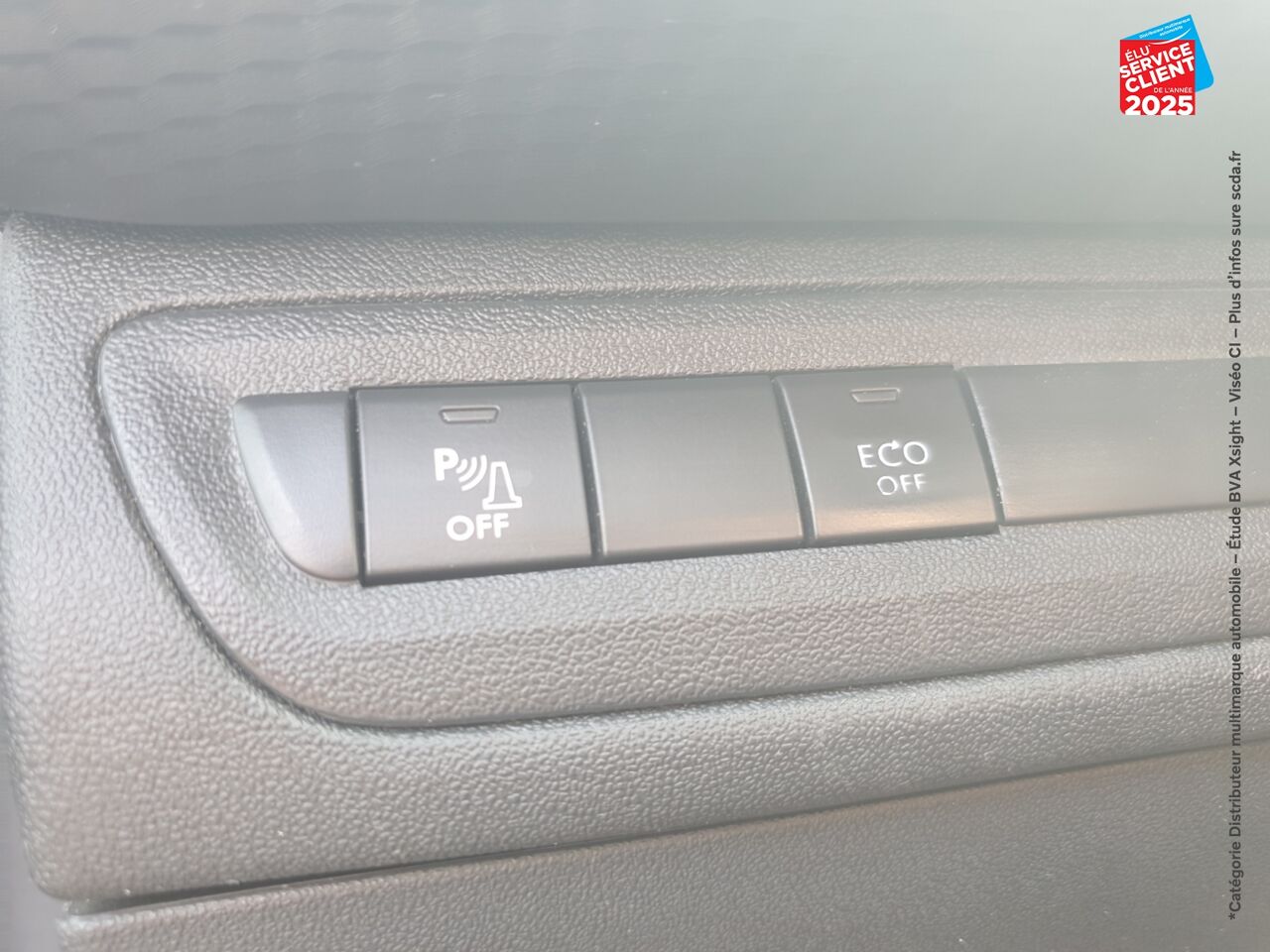 Véhicule d'occasion PEUGEOT 2008 1.2 PURETECH 110CH E6.C ALLURE SS EAT6 chez Renault Saint-Louis