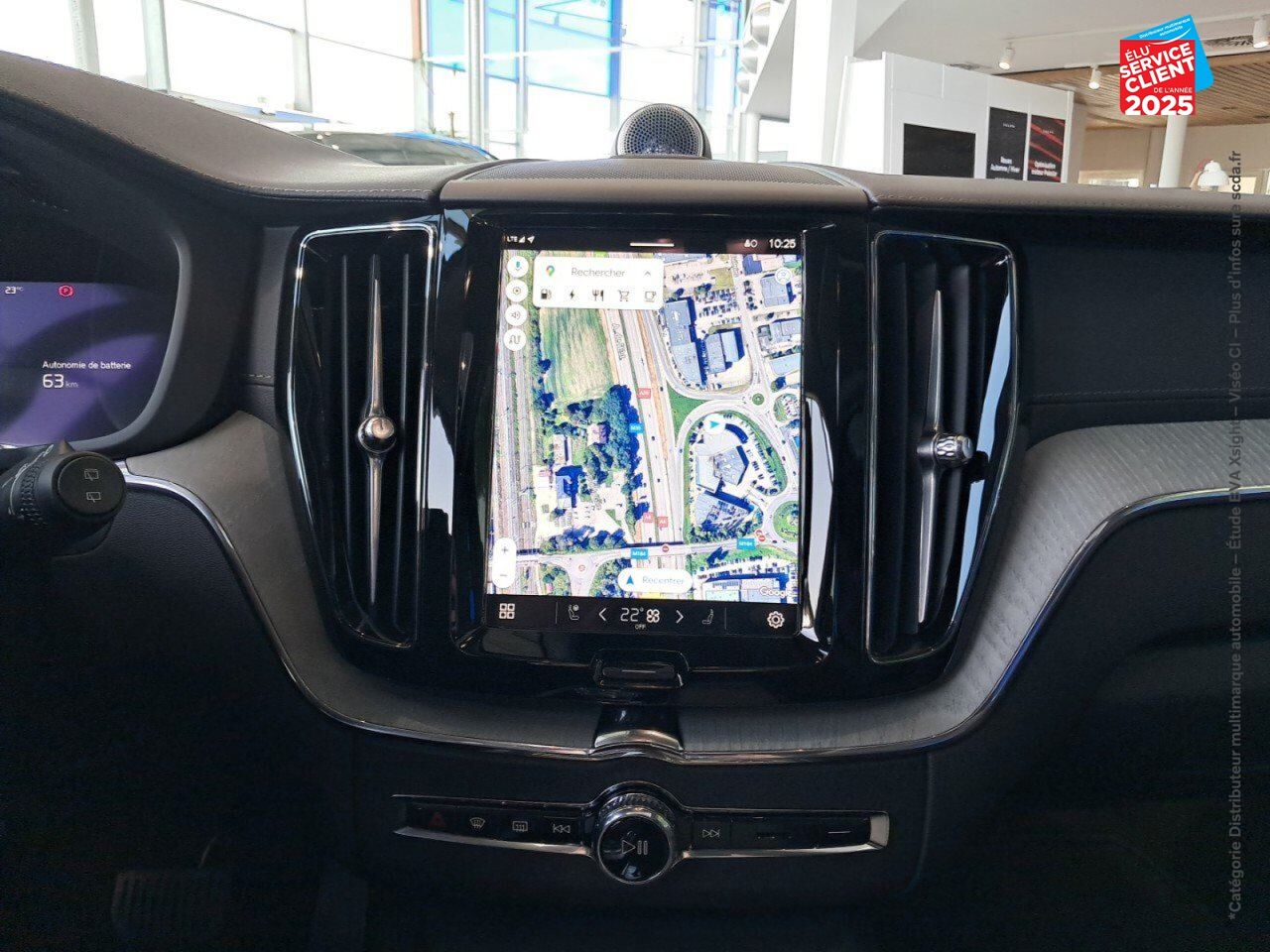 Véhicule d'occasion VOLVO XC60 T6 HYBRIDE RECHARGEABLE 253 + 145CH UTRA STYLE CHROME GEARTRONIC 8 AWD chez Renault Colmar