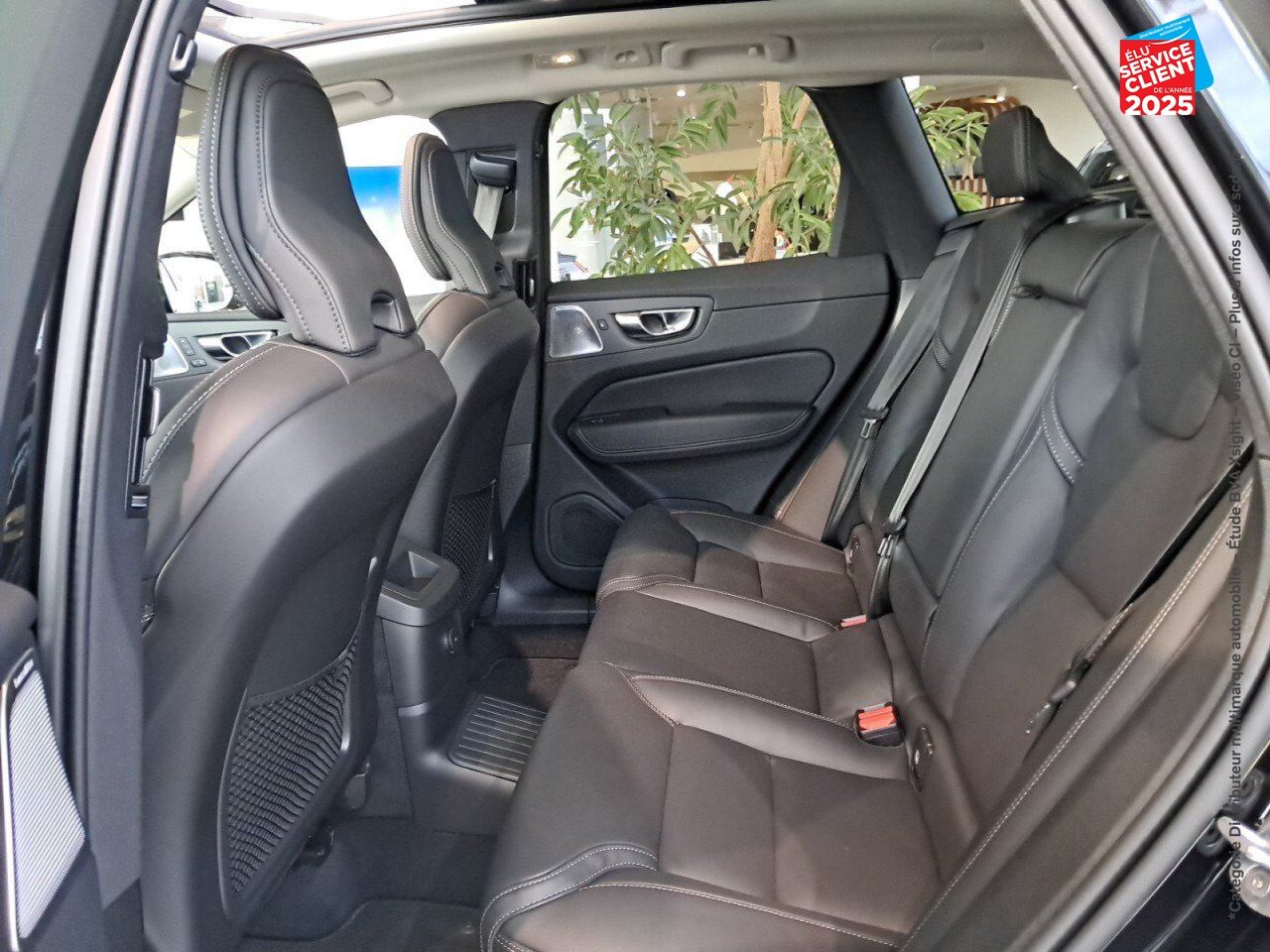 Véhicule d'occasion VOLVO XC60 T6 HYBRIDE RECHARGEABLE 253 + 145CH UTRA STYLE CHROME GEARTRONIC 8 AWD chez Renault Colmar