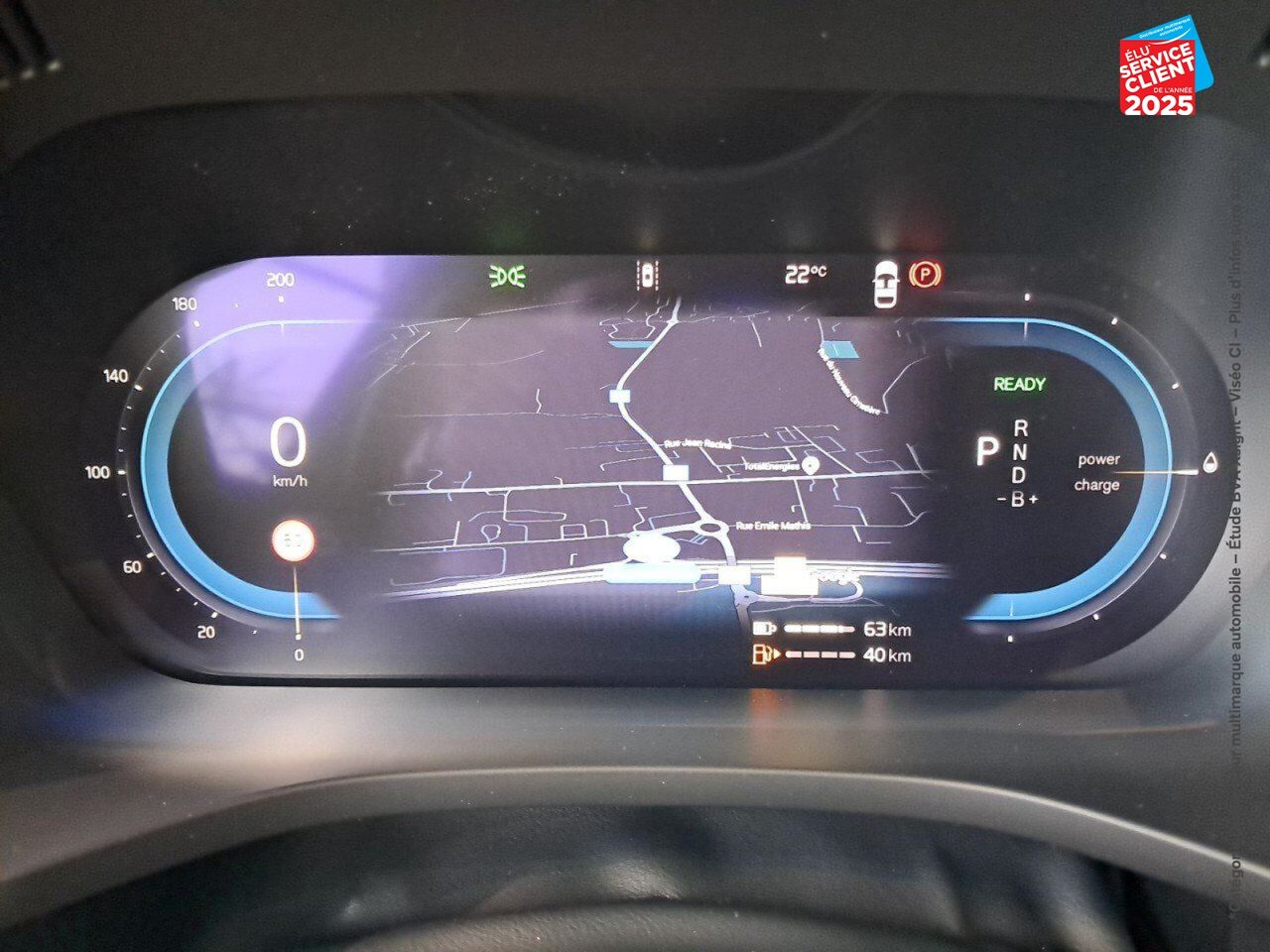 Véhicule d'occasion VOLVO XC60 T6 HYBRIDE RECHARGEABLE 253 + 145CH UTRA STYLE CHROME GEARTRONIC 8 AWD chez Renault Colmar