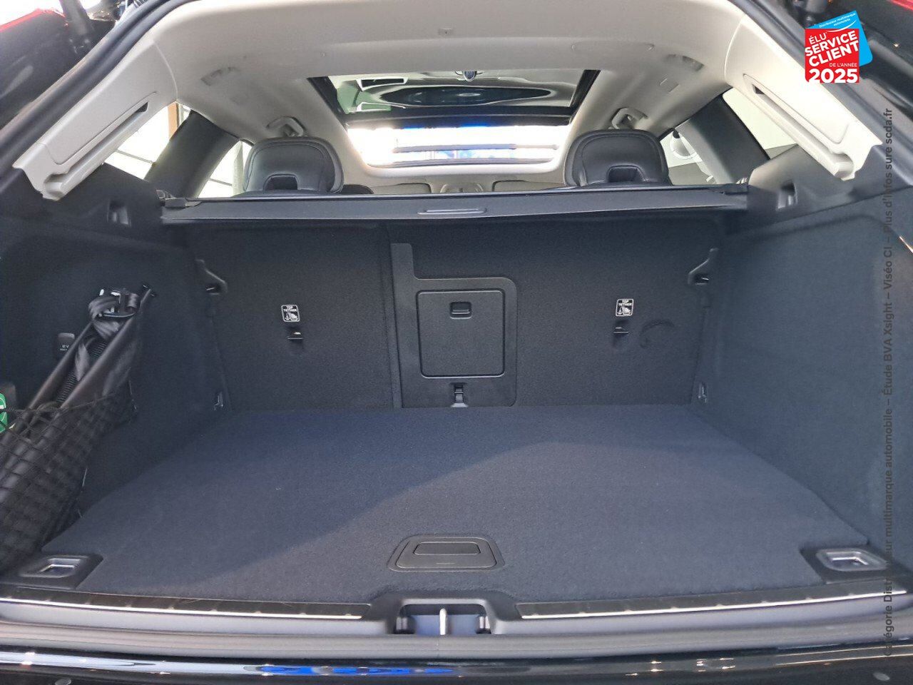 Véhicule d'occasion VOLVO XC60 T6 HYBRIDE RECHARGEABLE 253 + 145CH UTRA STYLE CHROME GEARTRONIC 8 AWD chez Renault Colmar