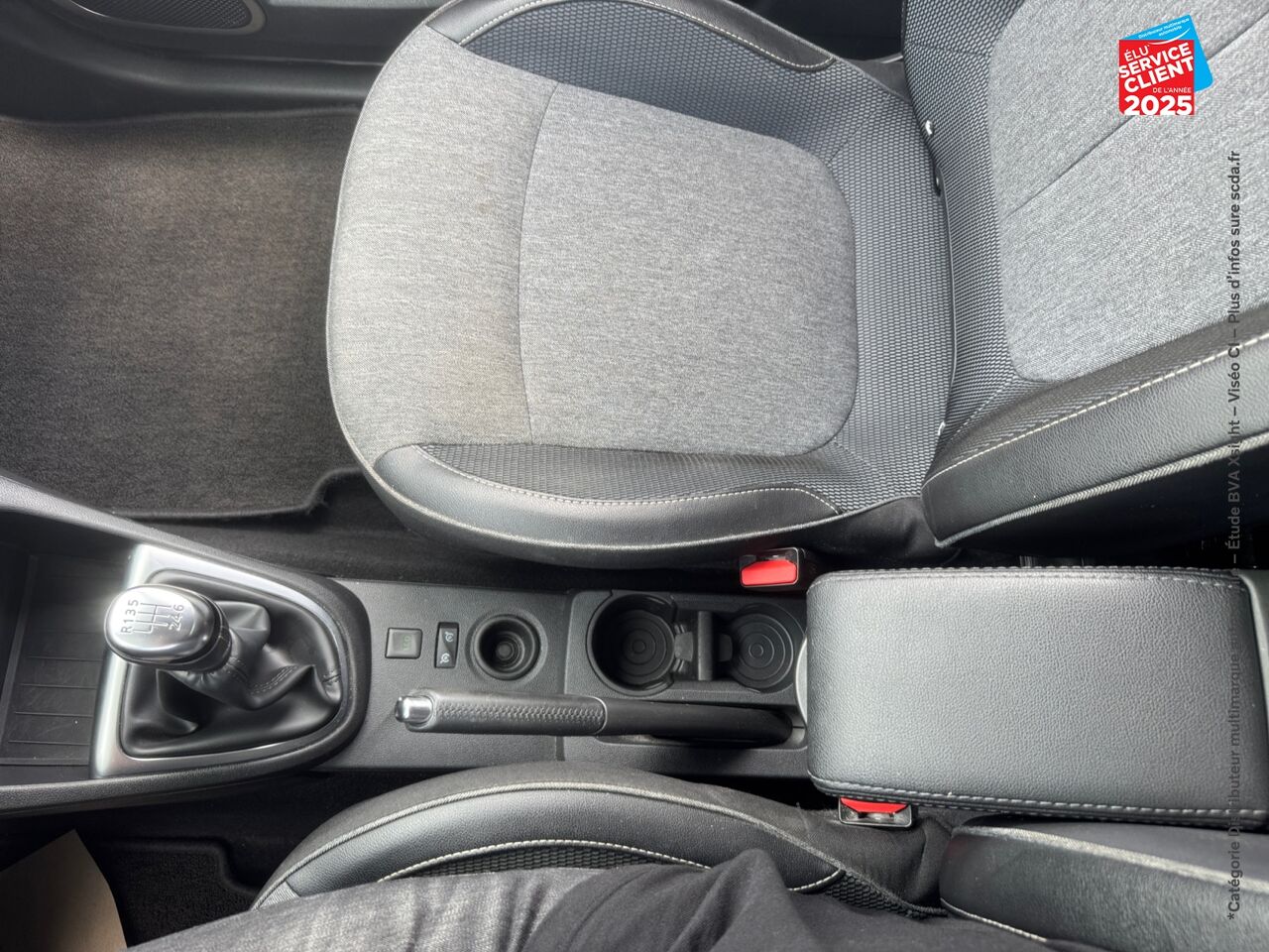 Véhicule d'occasion RENAULT CAPTUR 1.2 TCE 120CH ENERGY INTENS chez Renault Saint-Louis