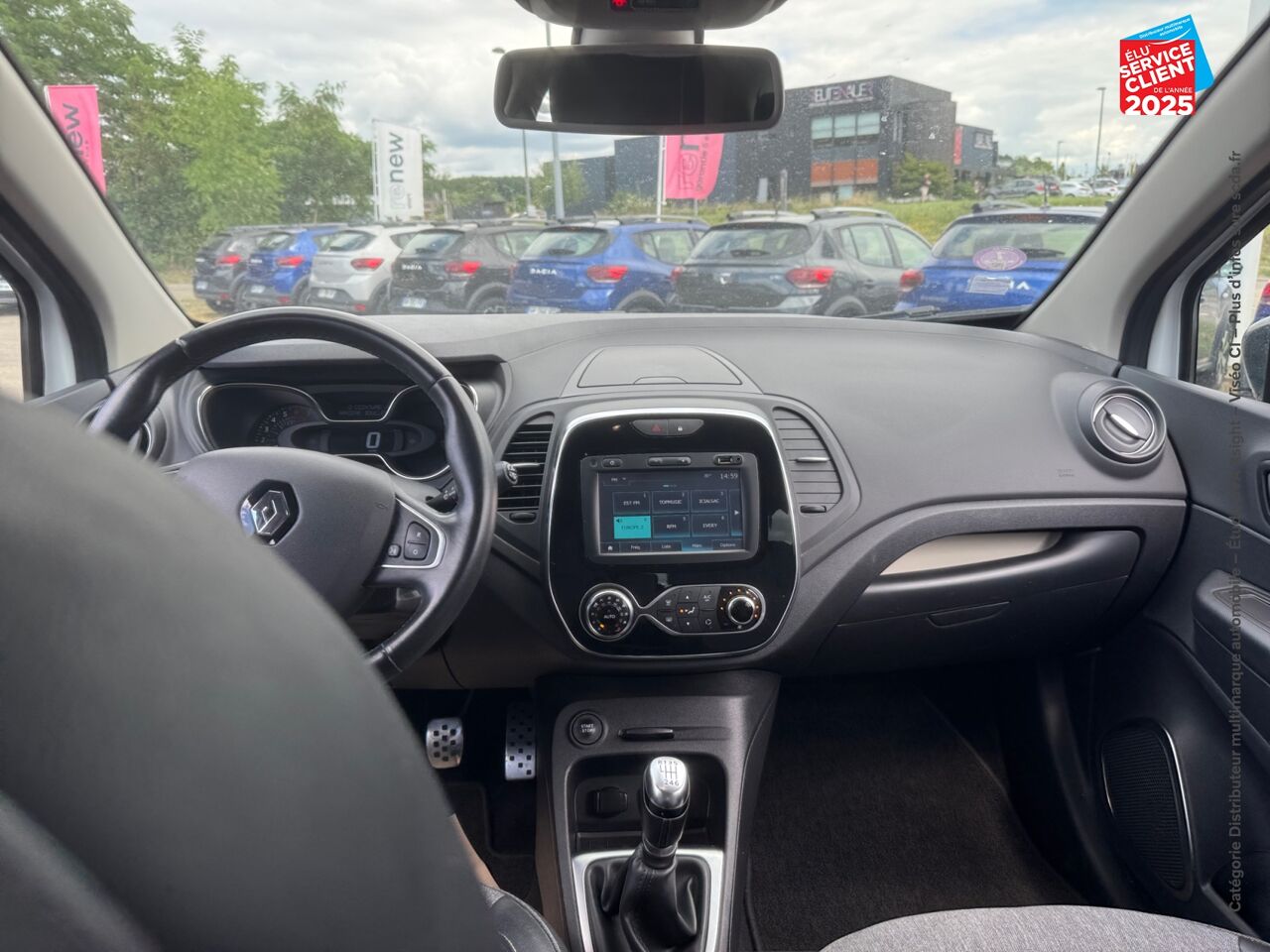 Véhicule d'occasion RENAULT CAPTUR 1.2 TCE 120CH ENERGY INTENS chez Renault Saint-Louis