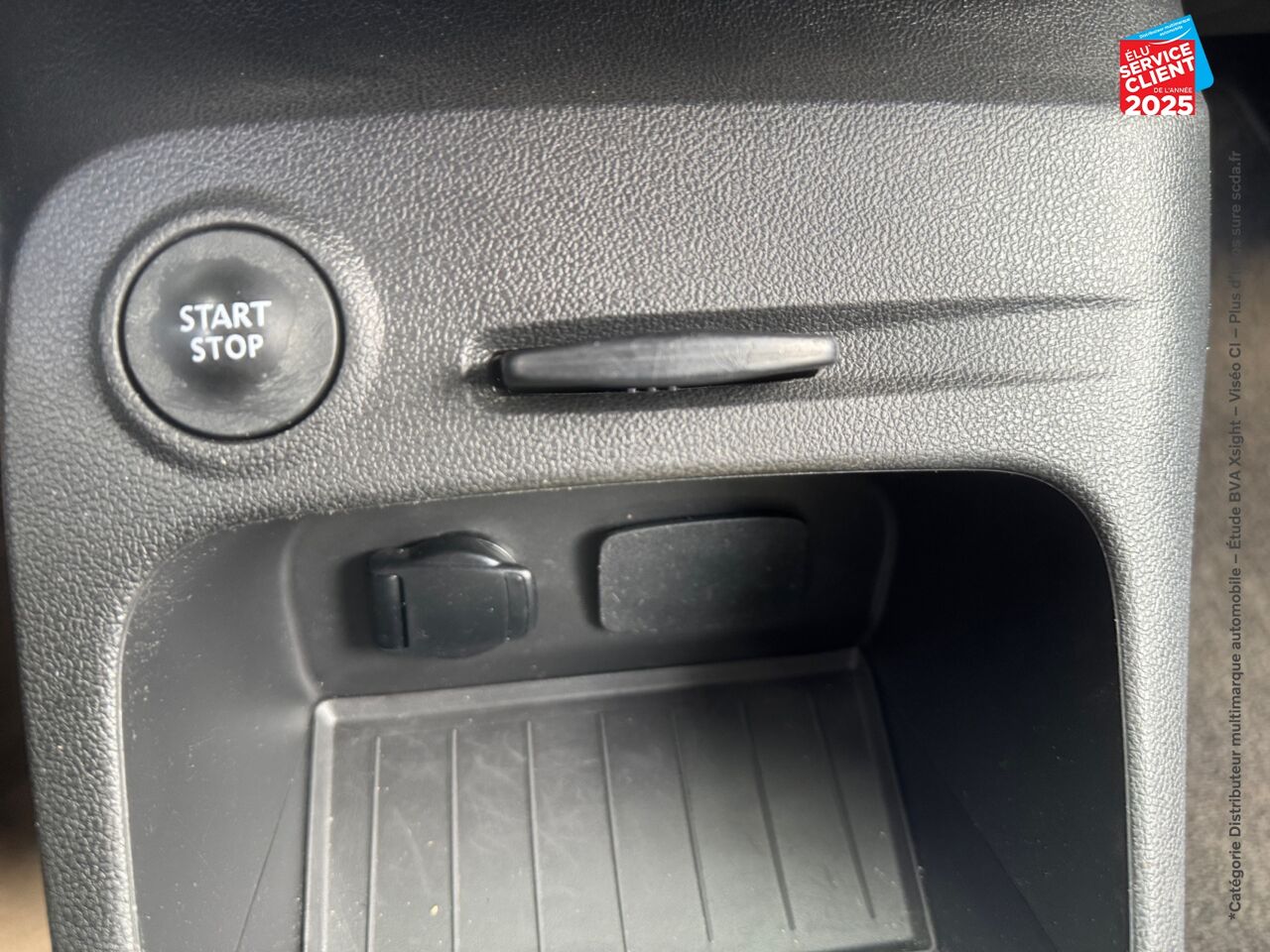 Véhicule d'occasion RENAULT CAPTUR 1.2 TCE 120CH ENERGY INTENS chez Renault Saint-Louis