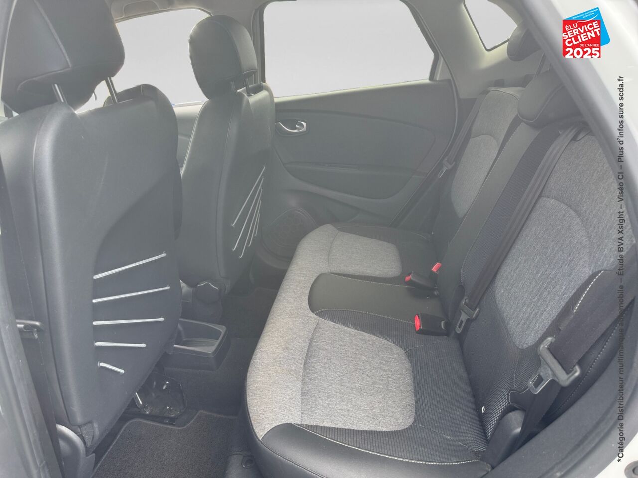Véhicule d'occasion RENAULT CAPTUR 1.2 TCE 120CH ENERGY INTENS chez Renault Saint-Louis