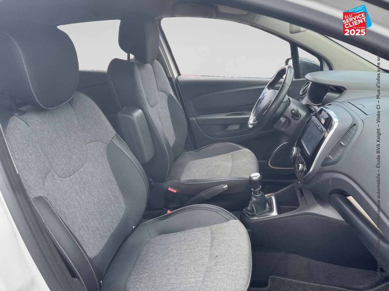 Véhicule d'occasion RENAULT CAPTUR 1.2 TCE 120CH ENERGY INTENS chez Renault Saint-Louis