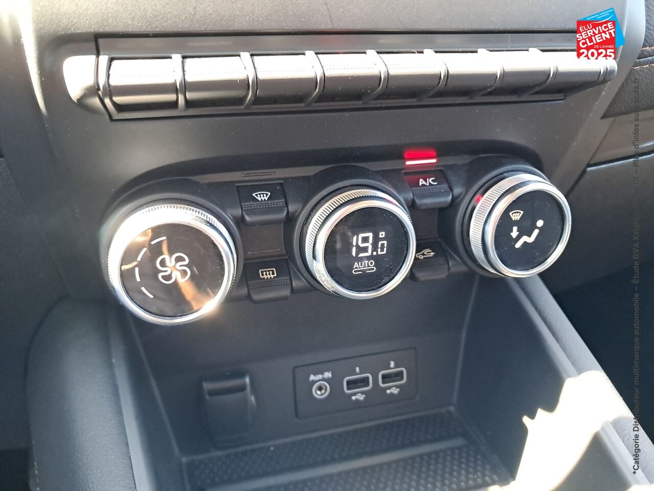 Véhicule d'occasion RENAULT CAPTUR 1.6 E-TECH PLUG-IN 160CH INITIALE PARIS GPS CAMERA chez Renault Sélestat