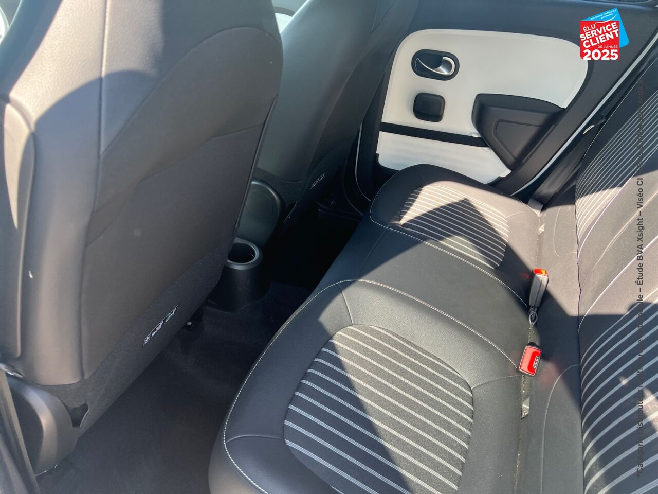 Véhicule d'occasion RENAULT TWINGO E-TECH ELECTRIC INTENS R80 ACHAT INTEGRAL - 21 chez Toyota Thionville