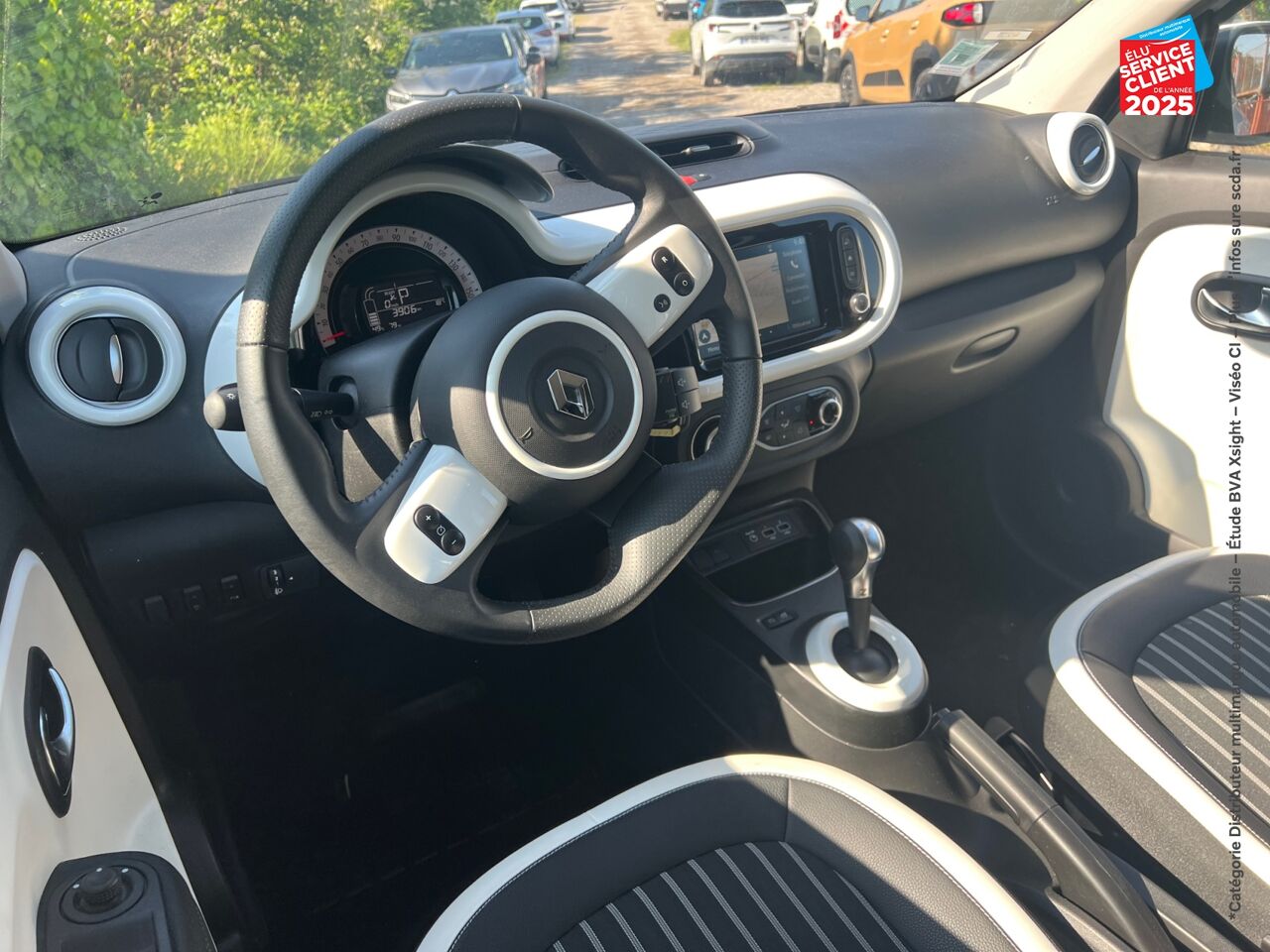 Véhicule d'occasion RENAULT TWINGO E-TECH ELECTRIC INTENS R80 ACHAT INTEGRAL - 21 chez Toyota Thionville