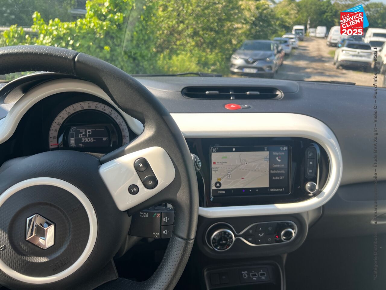 Véhicule d'occasion RENAULT TWINGO E-TECH ELECTRIC INTENS R80 ACHAT INTEGRAL - 21 chez Toyota Thionville