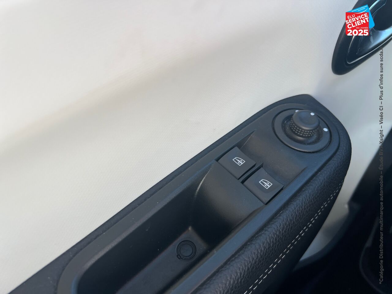 Véhicule d'occasion RENAULT TWINGO E-TECH ELECTRIC INTENS R80 ACHAT INTEGRAL - 21 chez Toyota Thionville