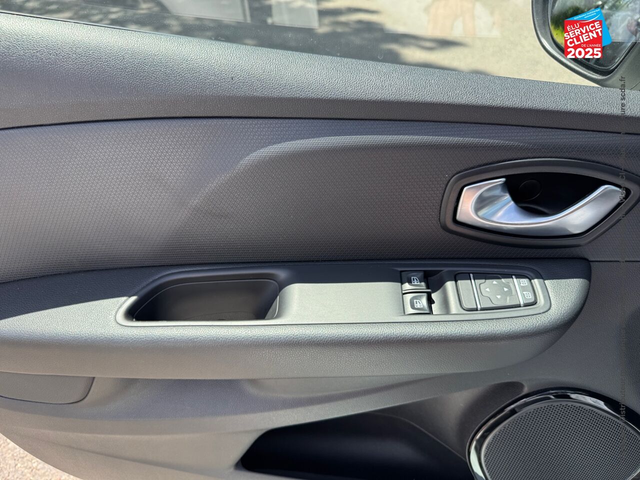 Véhicule d'occasion RENAULT CLIO 0.9 TCE 75CH GENERATION 5P EURO6C chez Toyota Verdun