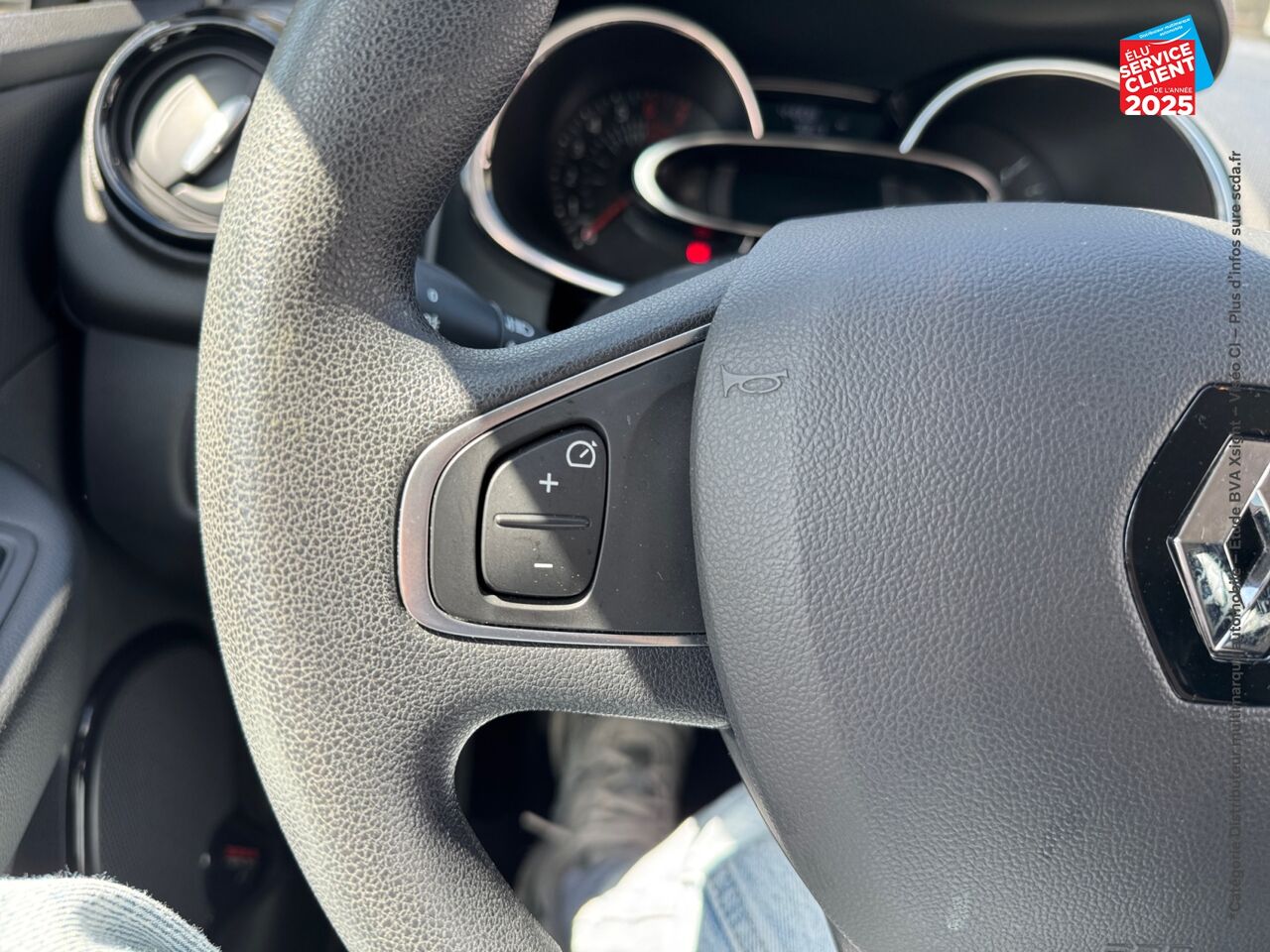 Véhicule d'occasion RENAULT CLIO 0.9 TCE 75CH GENERATION 5P EURO6C chez Toyota Verdun