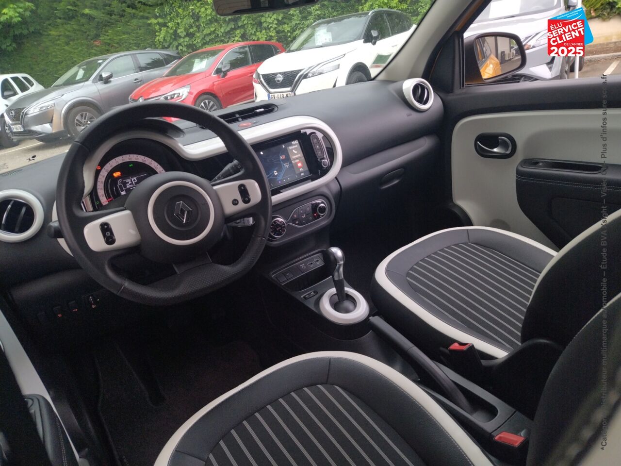 Véhicule d'occasion RENAULT TWINGO E-TECH ELECTRIC TECHNO R80 ACHAT INTEGRAL chez Toyota Thionville