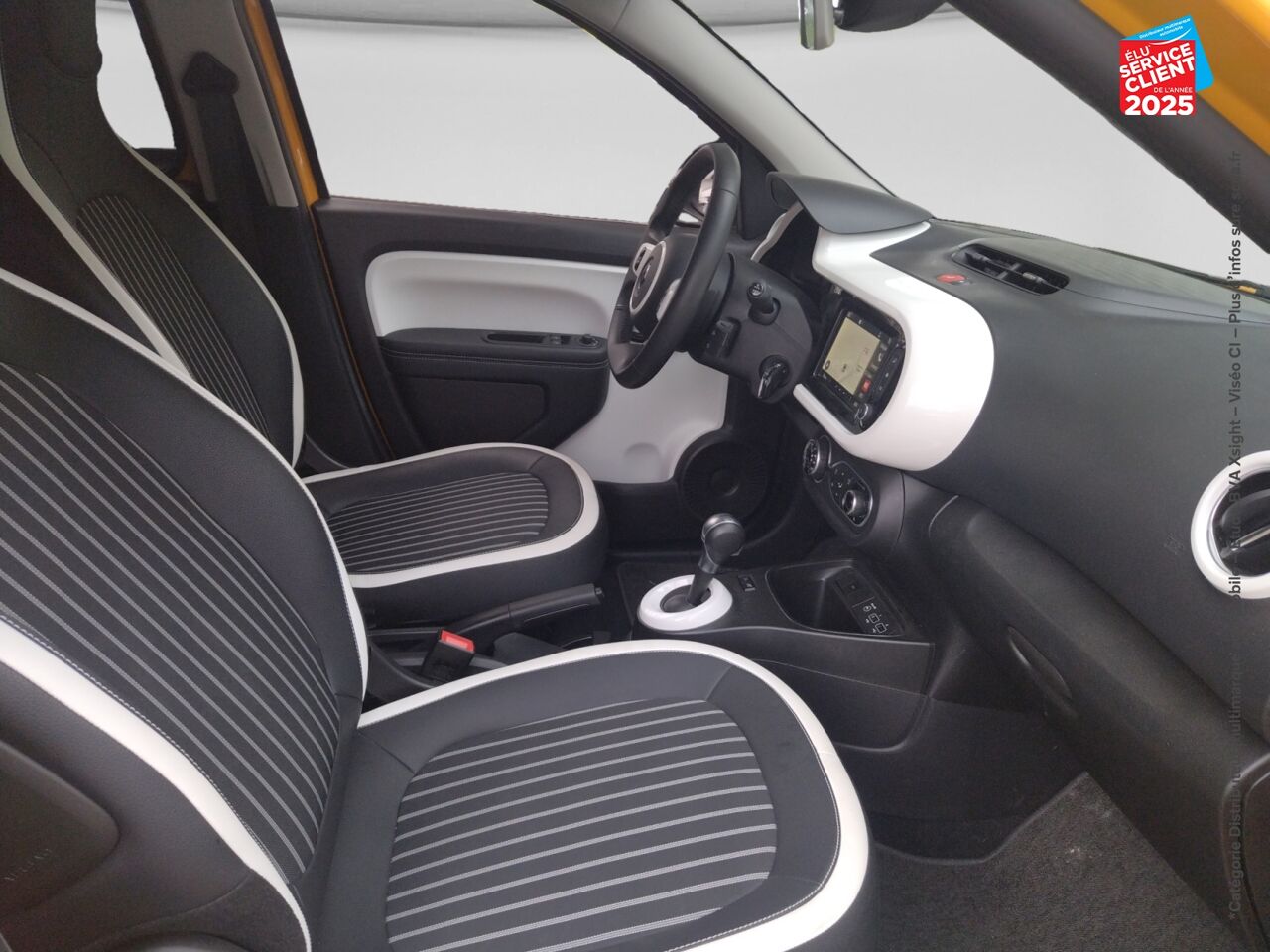 Véhicule d'occasion RENAULT TWINGO E-TECH ELECTRIC TECHNO R80 ACHAT INTEGRAL chez Toyota Thionville