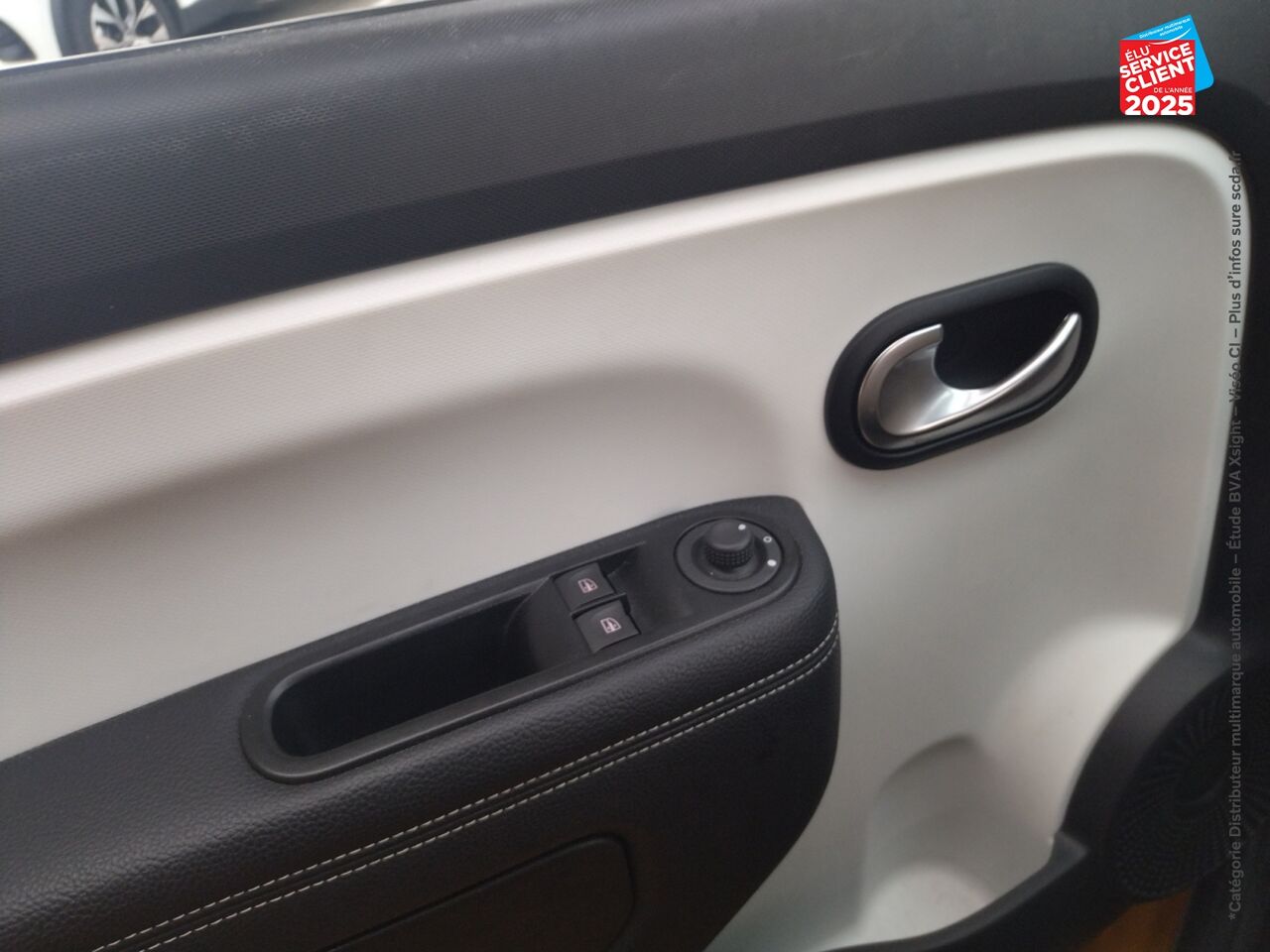Véhicule d'occasion RENAULT TWINGO E-TECH ELECTRIC TECHNO R80 ACHAT INTEGRAL chez Toyota Thionville