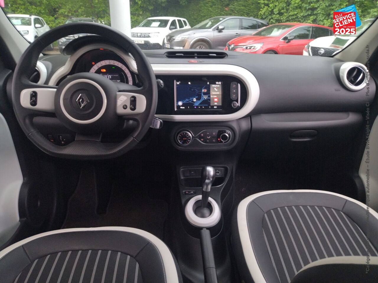 Véhicule d'occasion RENAULT TWINGO E-TECH ELECTRIC TECHNO R80 ACHAT INTEGRAL chez Toyota Thionville