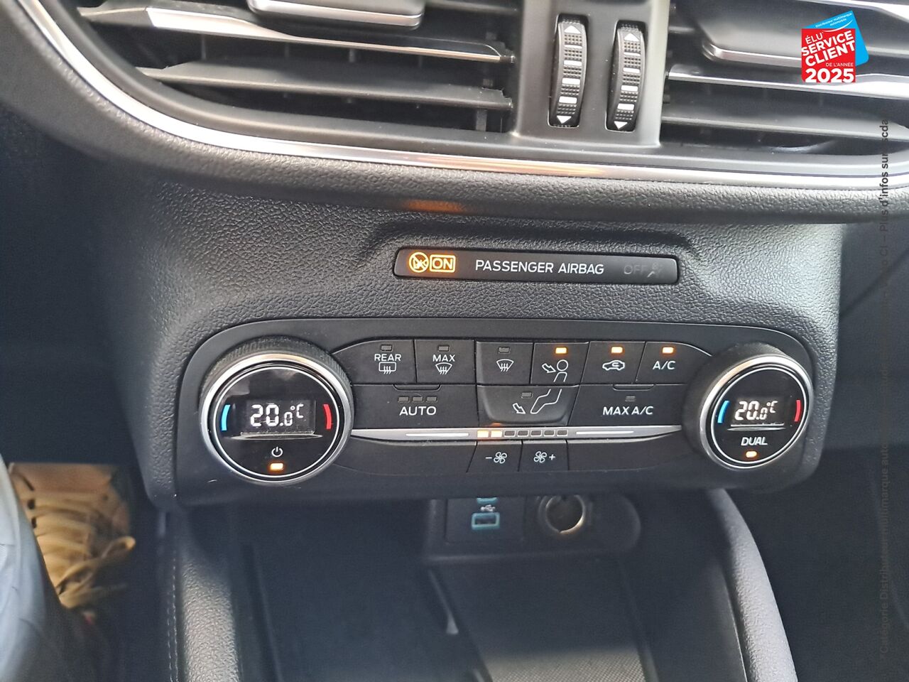 Véhicule d'occasion FORD KUGA 2.0 ECOBLUE 150CH MHEV TITANIUM chez Hyundai Epernay