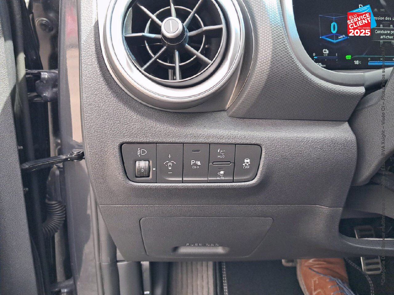 Véhicule d'occasion HYUNDAI KONA ELECTRIC 39KWH - 136CH CREATIVE chez Renault Sélestat