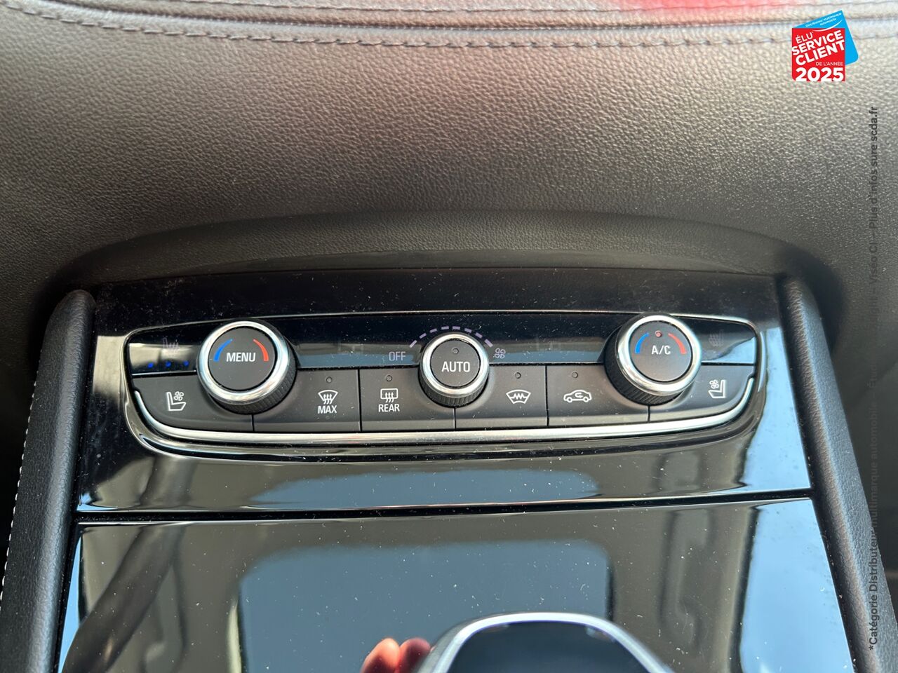 Véhicule d'occasion OPEL GRANDLAND X 2.0 D 177CH ULTIMATE BVA8 TPANO SIEGE CHAUF VENTIL CAMERA chez Opel Besançon