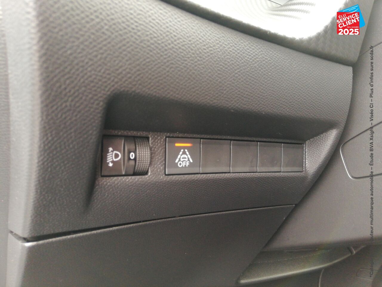 Véhicule d'occasion PEUGEOT 208 E-136CH ACTIVE BUSINESS chez HESS Automobile