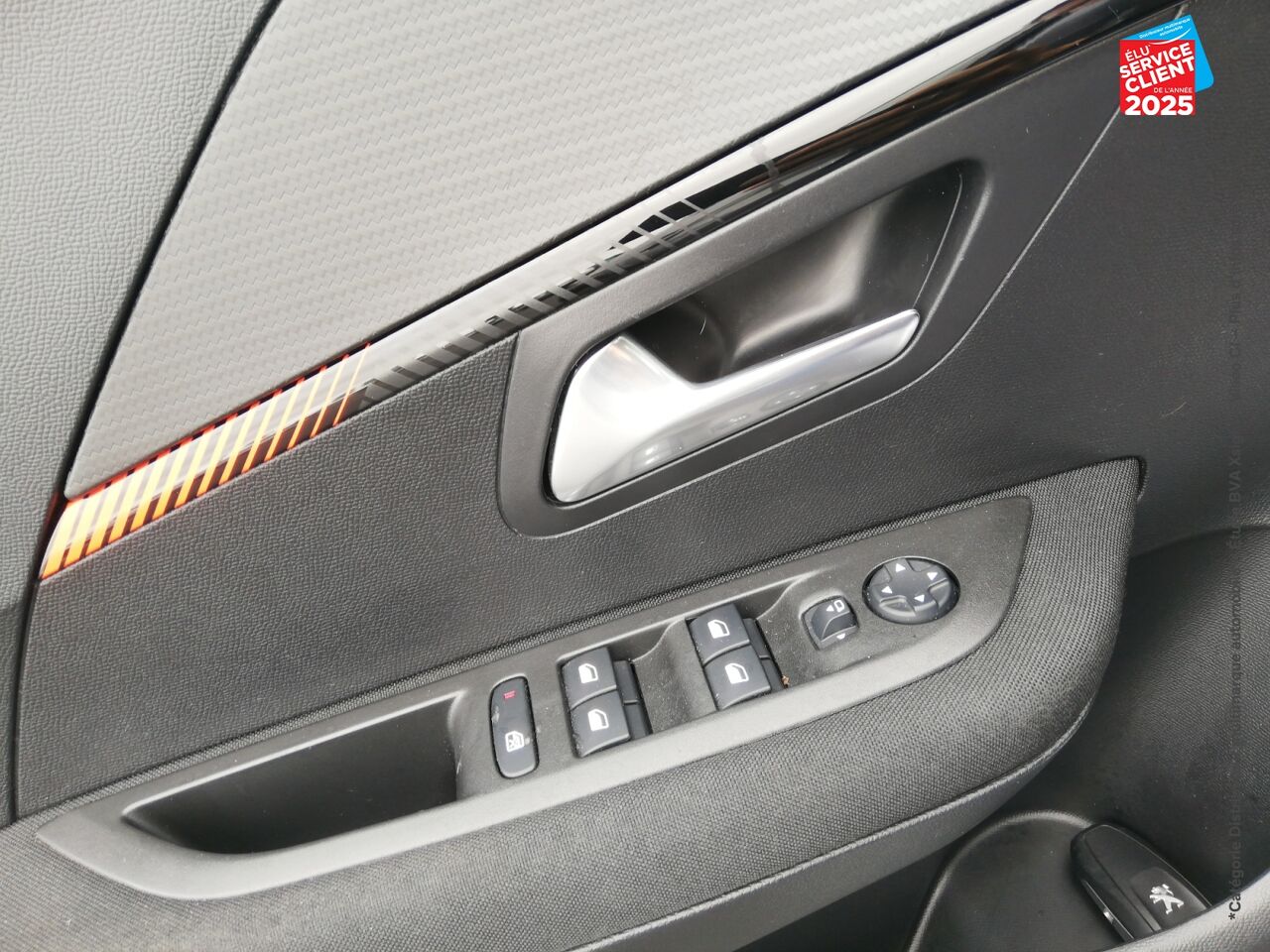Véhicule d'occasion PEUGEOT 208 E-136CH ACTIVE BUSINESS chez HESS Automobile