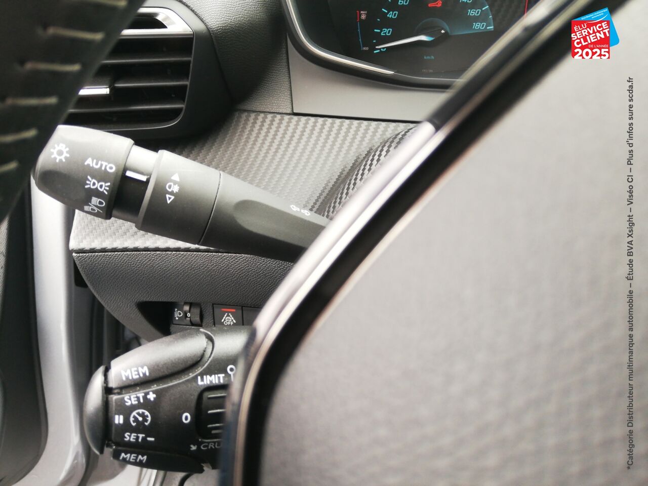 Véhicule d'occasion PEUGEOT 208 E-136CH ACTIVE BUSINESS chez HESS Automobile