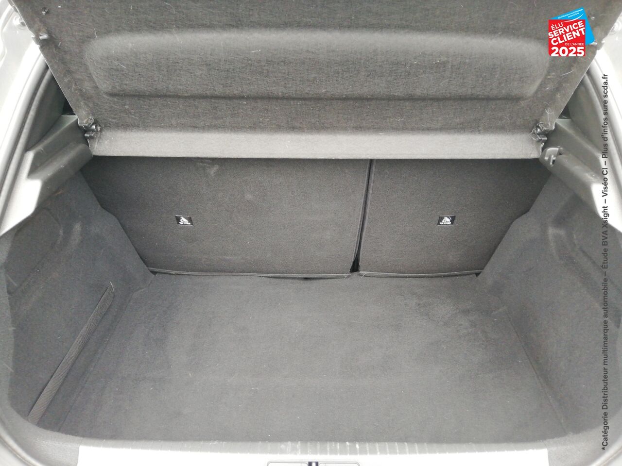 Véhicule d'occasion PEUGEOT 208 E-136CH ACTIVE BUSINESS chez HESS Automobile