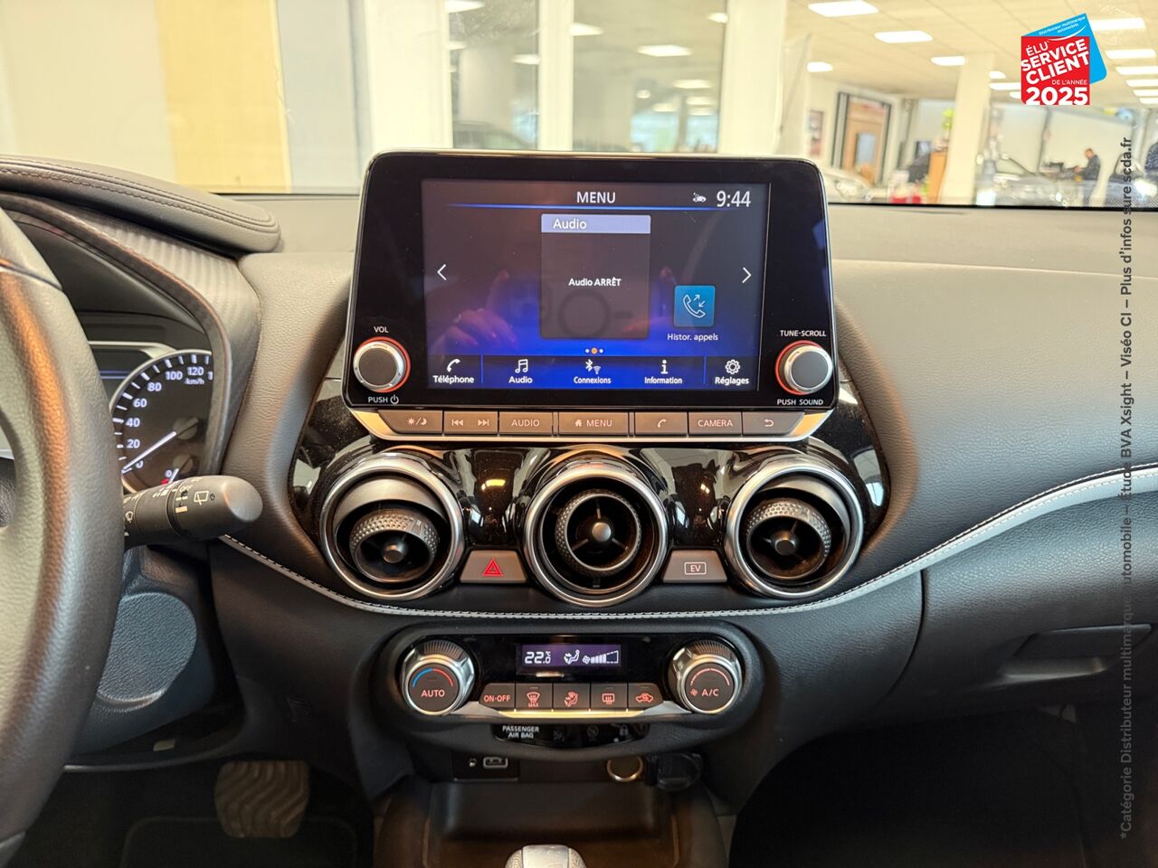 Véhicule d'occasion NISSAN JUKE 1.6 HYBRID 143CH PREMIERE EDITION 2023 SIEGES CUIR CAMERA chez Nissan Juke occasion