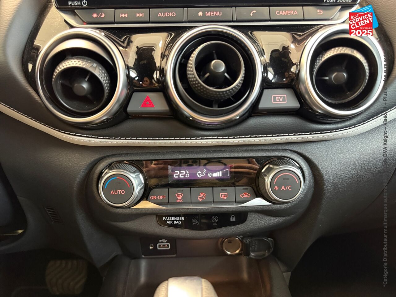 Véhicule d'occasion NISSAN JUKE 1.6 HYBRID 143CH PREMIERE EDITION 2023 SIEGES CUIR CAMERA chez Nissan Juke occasion