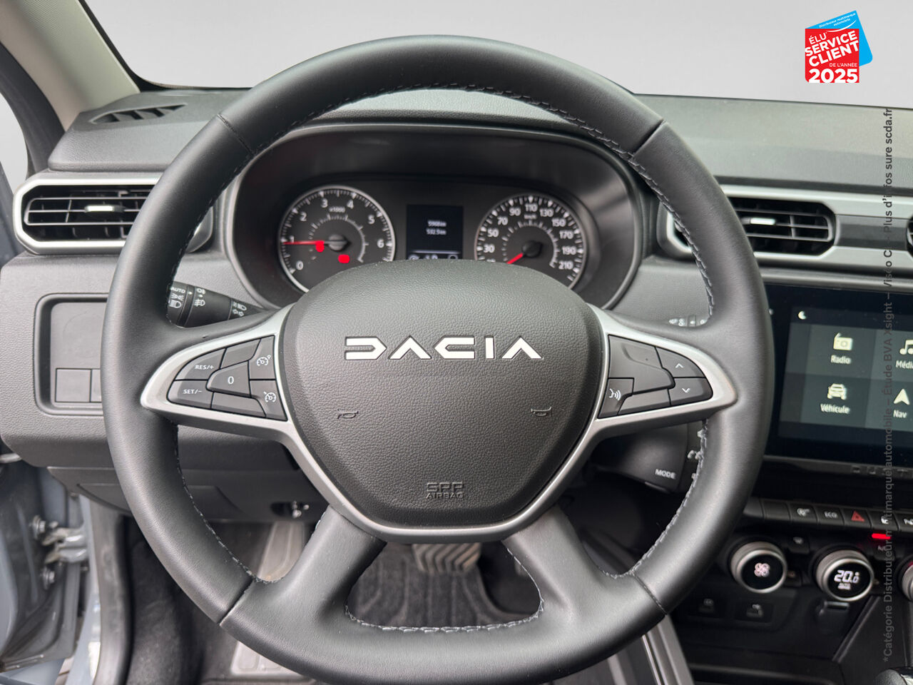 Véhicule d'occasion DACIA DUSTER 1.3 TCE 150CH FAP JOURNEY 4X2 EDC CAMERA chez Renault Saint-Louis