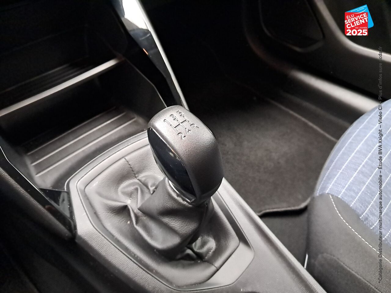 Véhicule d'occasion PEUGEOT 208 1.2 PURETECH 75CH SS LIKE chez Renault Colmar