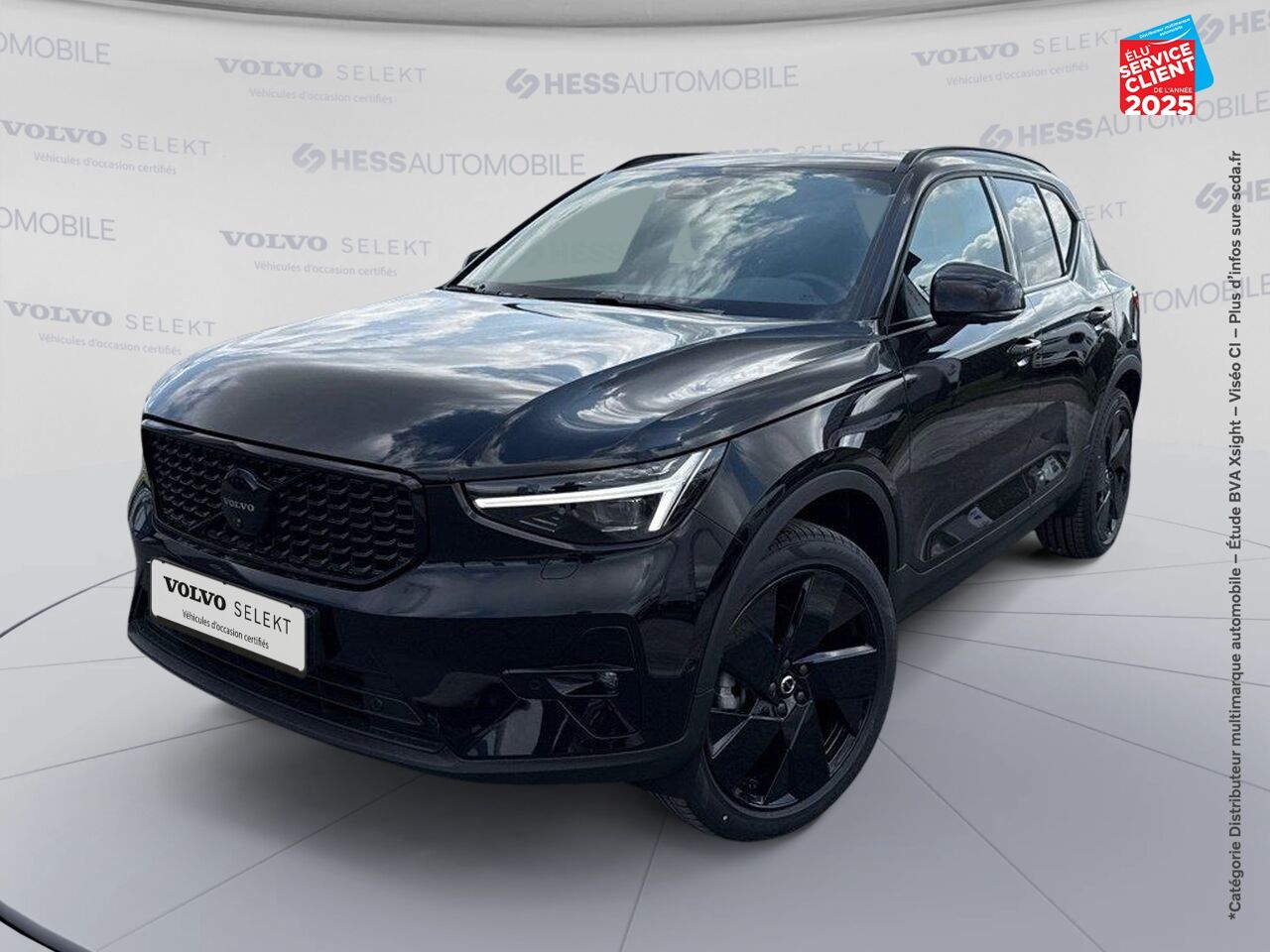 Véhicule d'occasion VOLVO XC40 B3 163CH BLACK EDITION DCT 7 chez BMW Besançon