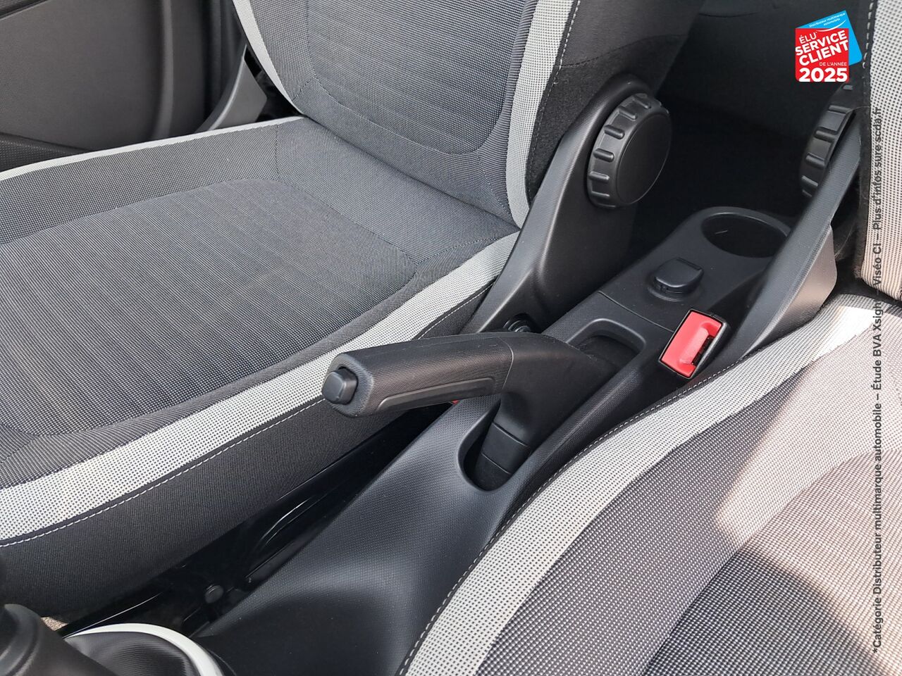 Véhicule d'occasion RENAULT TWINGO 1.0 SCE 65CH EQUILIBRE chez Nissan Haguenau
