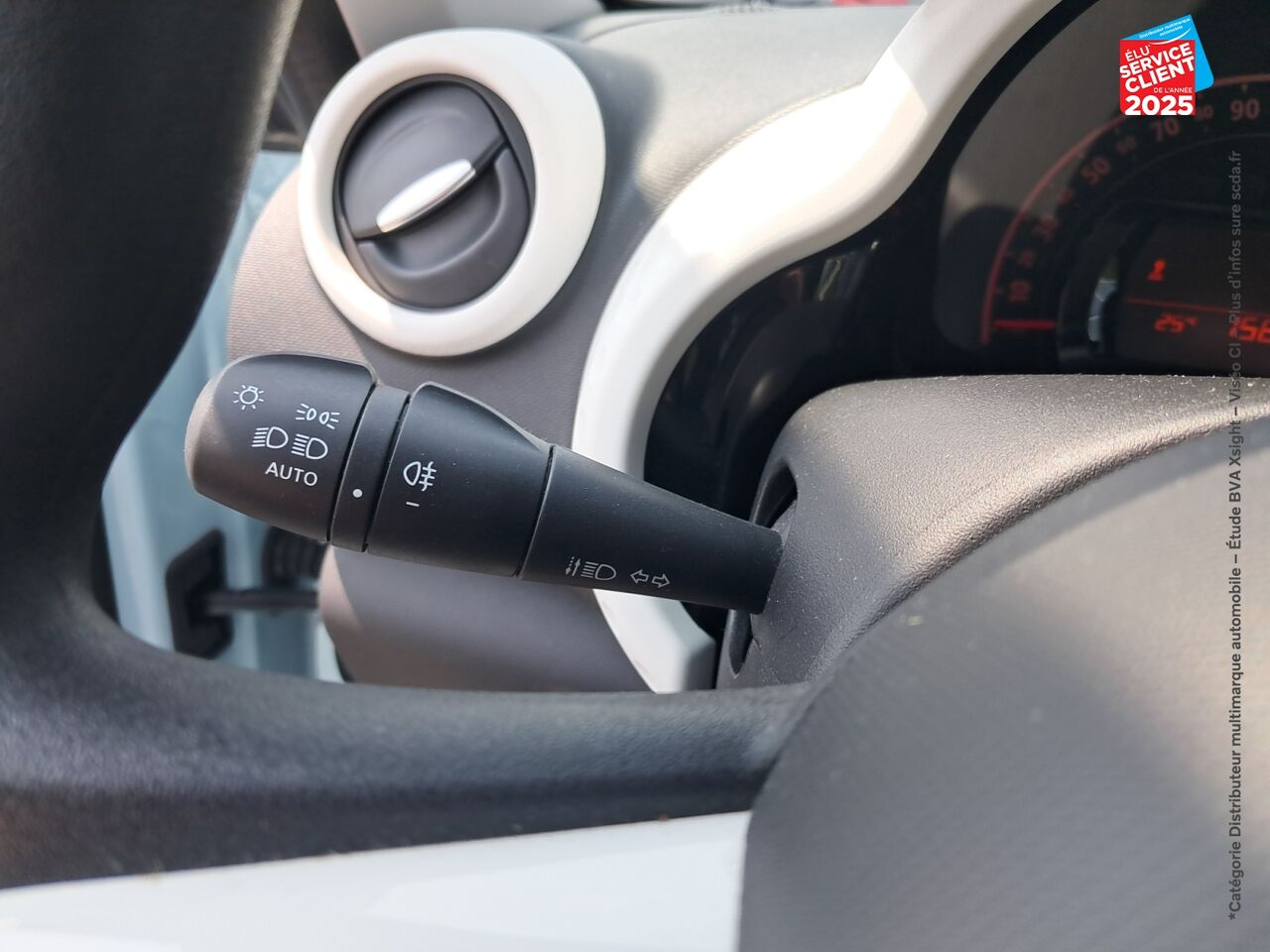 Véhicule d'occasion RENAULT TWINGO 1.0 SCE 65CH EQUILIBRE chez Nissan Haguenau