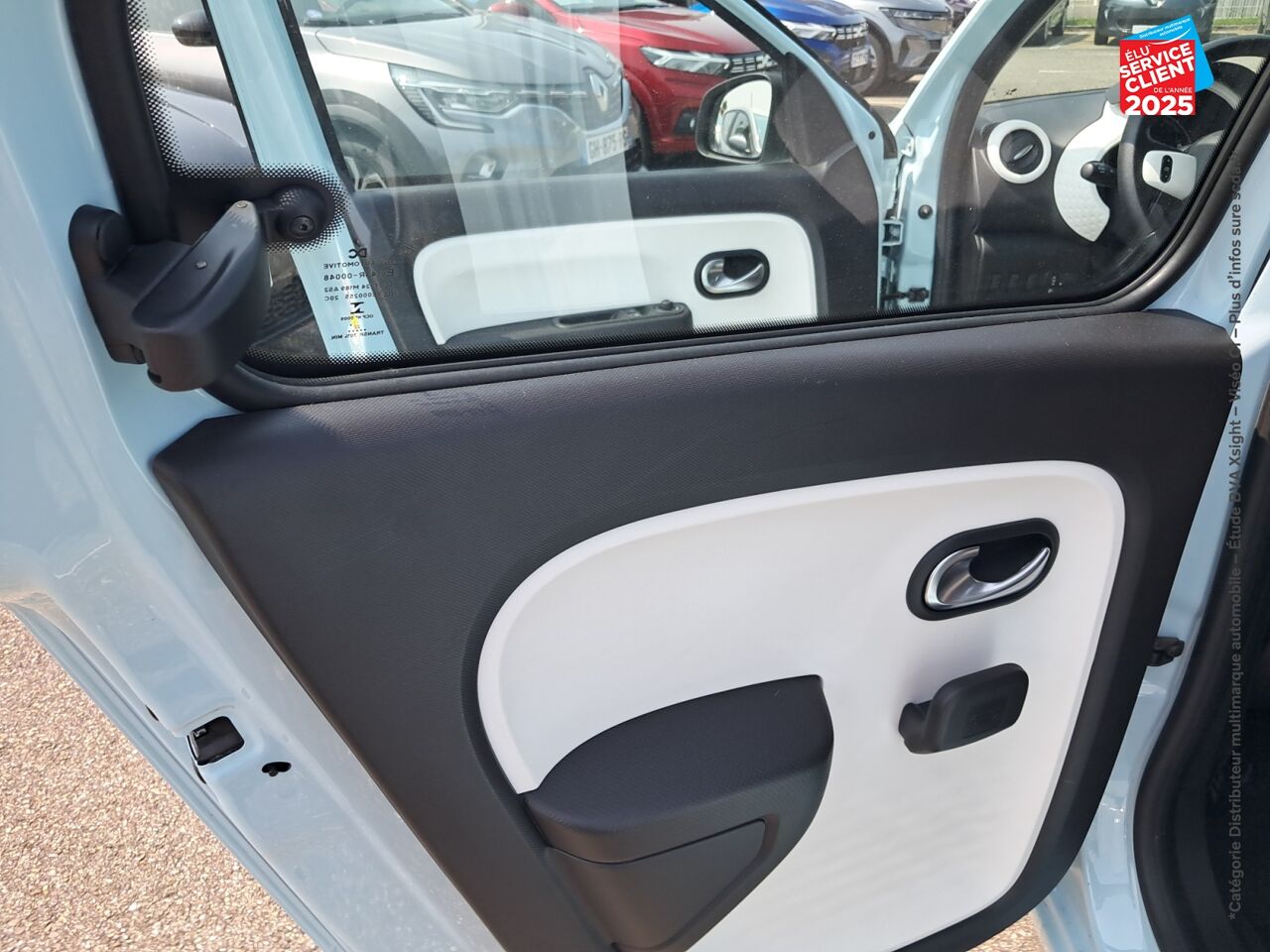 Véhicule d'occasion RENAULT TWINGO 1.0 SCE 65CH EQUILIBRE chez Nissan Haguenau