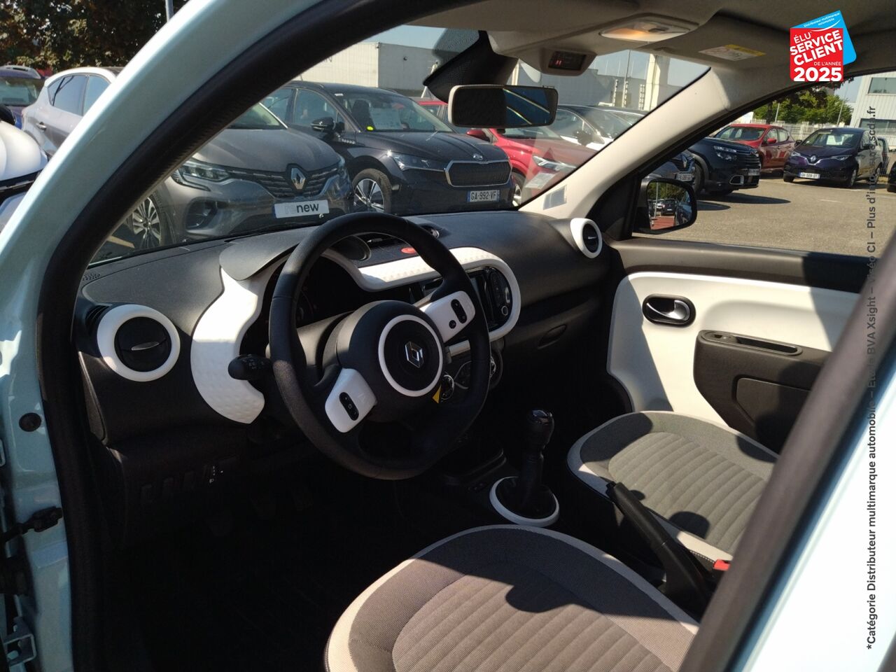 Véhicule d'occasion RENAULT TWINGO 1.0 SCE 65CH EQUILIBRE chez Nissan Strasbourg